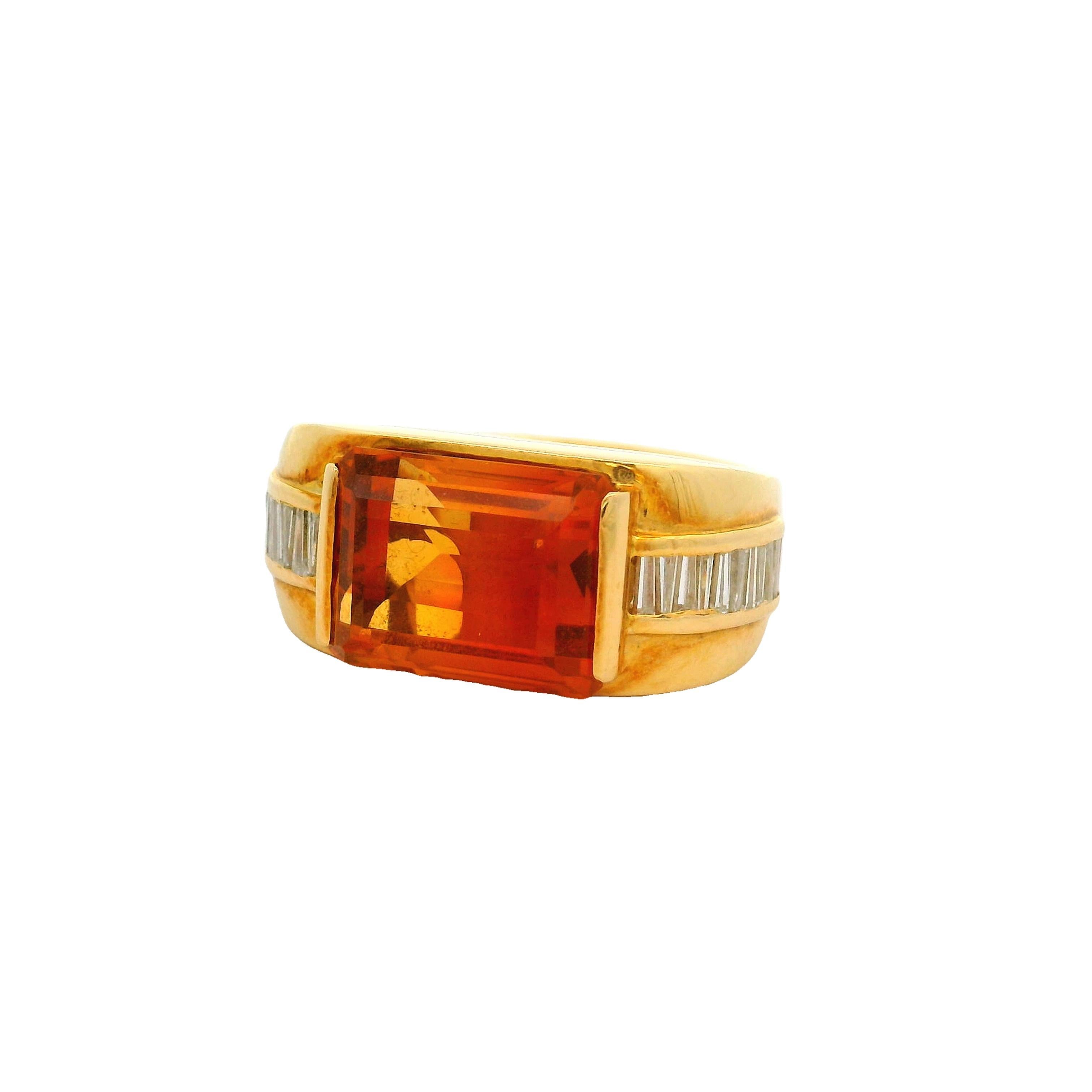 Ring aus 18 Karat Gelbgold mit 5,10 Karat Citrin und Diamant (Zeitgenössisch) im Angebot
