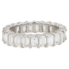 Alliance pour l'éternité en diamant taille émeraude 5.10 carats 18 carats en stock