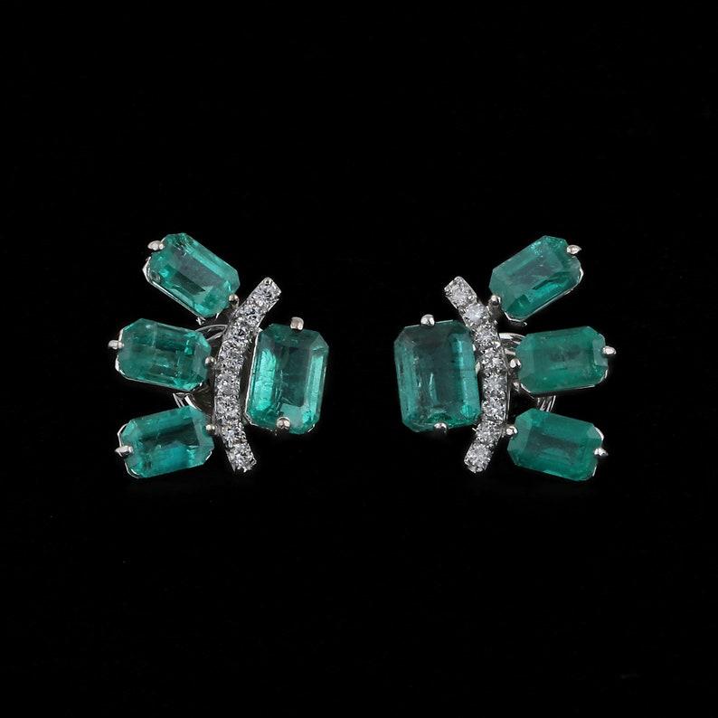 5.10 Carat Emerald Diamond 14 Karat Gold Stud Earrings In New Condition For Sale In Hoffman Estate, IL