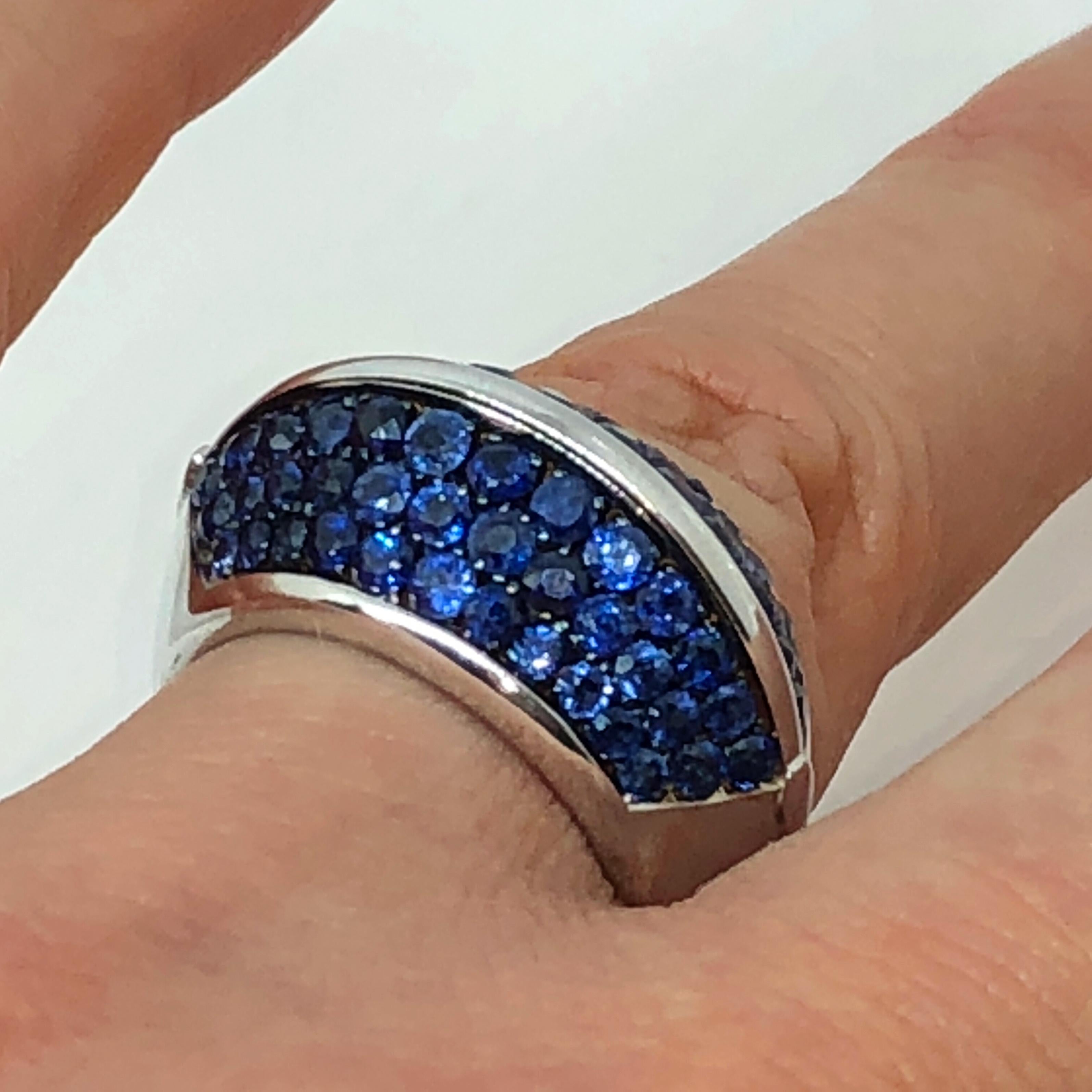 BERCA 5.10Kt Natural Blue Sapphire Black White Gold Pyramid Shaped Cocktail Ring Neuf - En vente à Valenza, IT