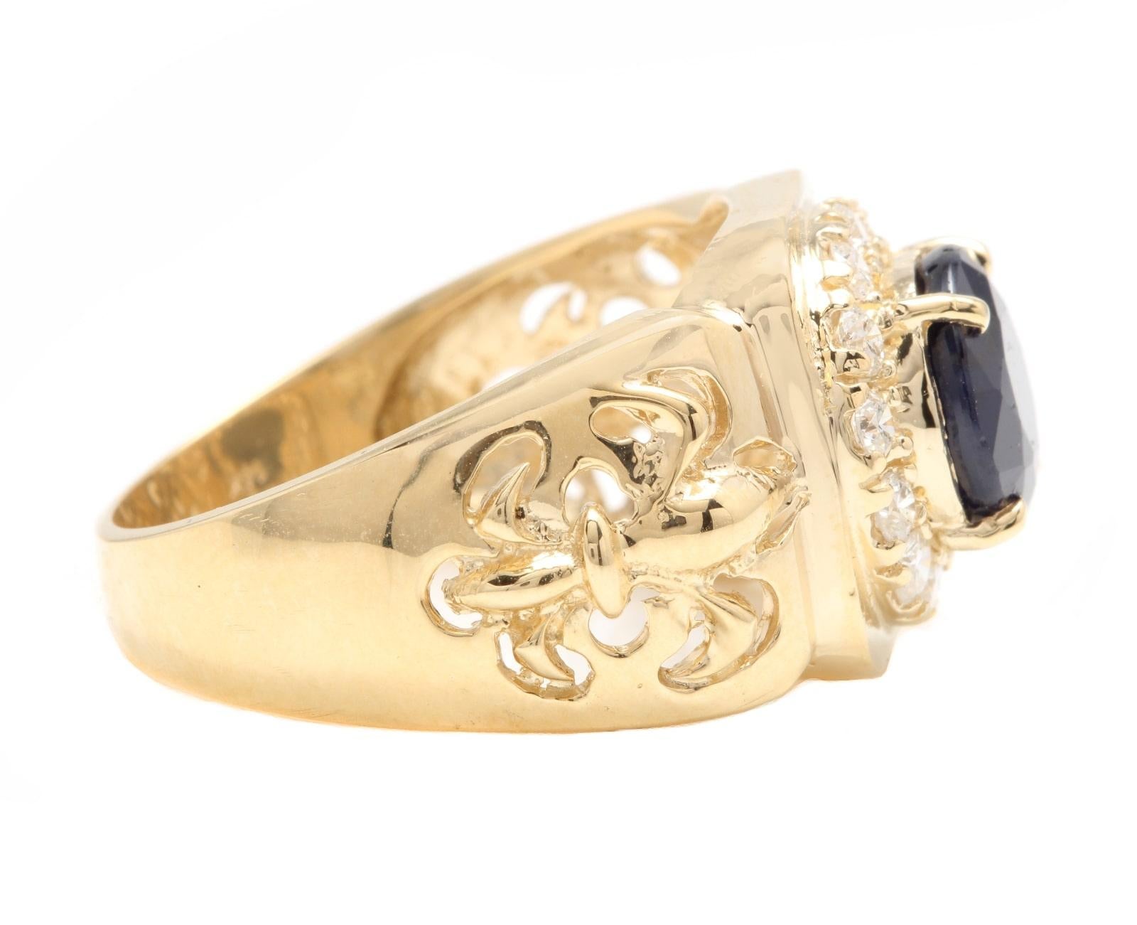 Round Cut 5.10 Carat Natural Diamond & Blue Sapphire 14 Karat Solid Yellow Gold Men's Ring For Sale