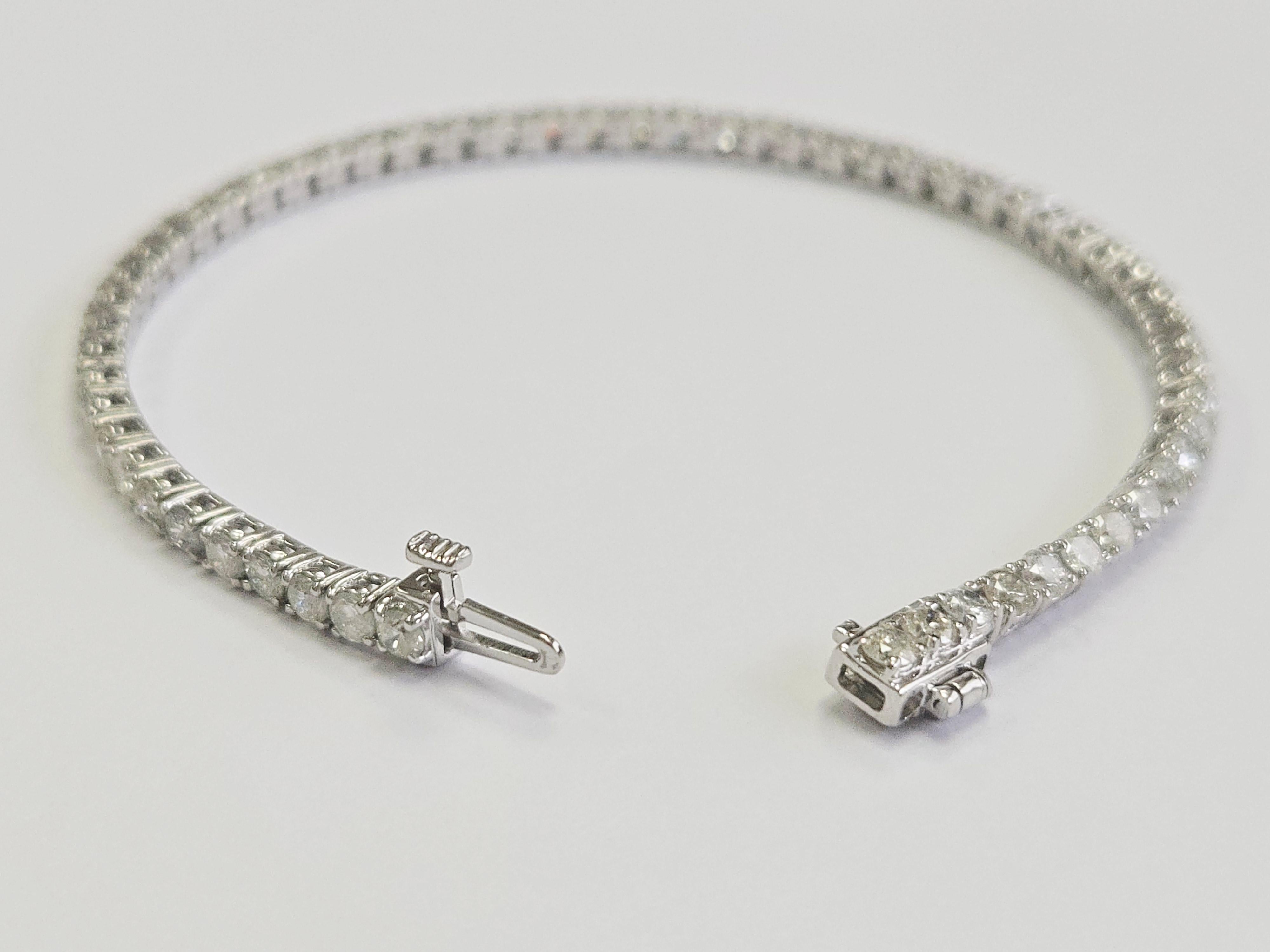 Brilliant Cut 5.30 Carat Natural Diamond Tennis Bracelet 14 Karat White Gold For Sale