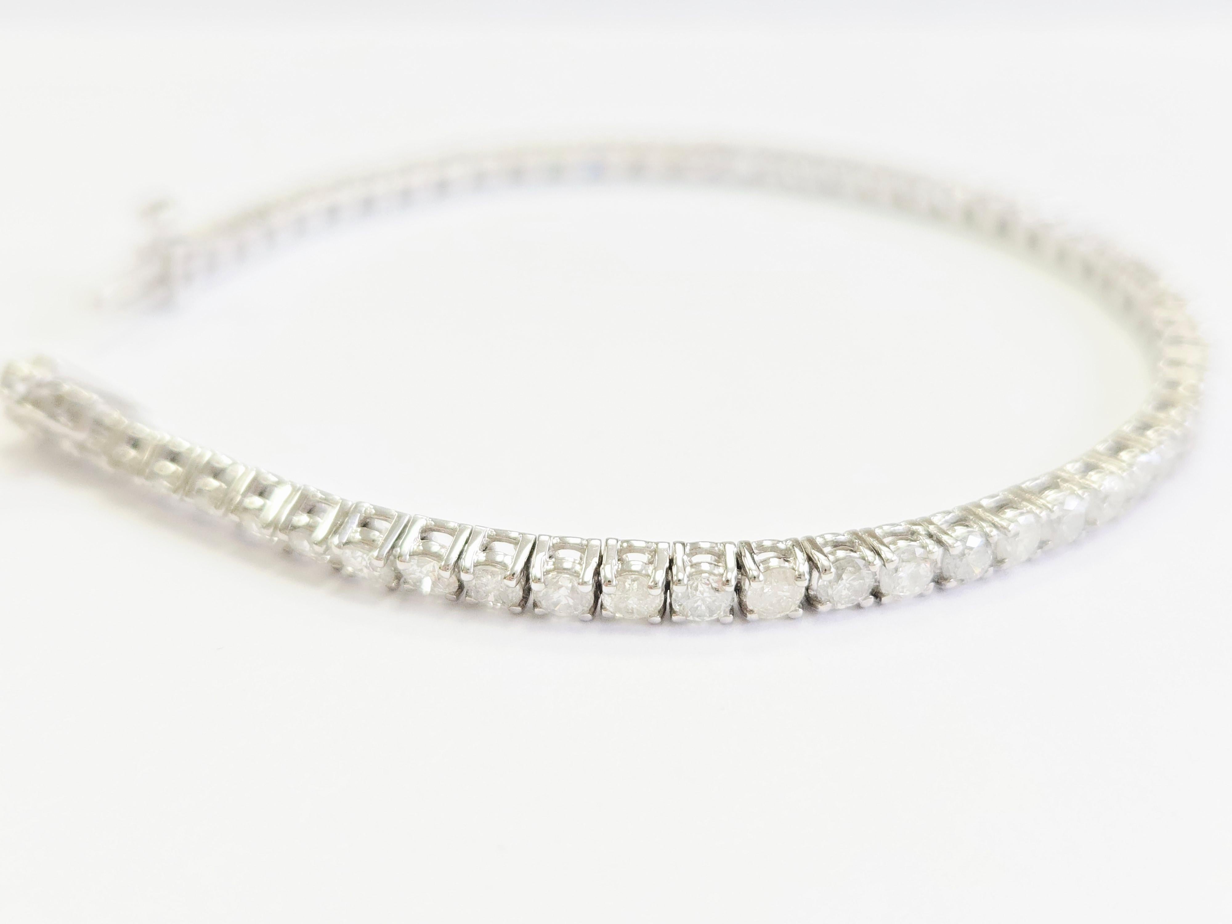 Brilliant Cut 5.10 Carat Natural Diamond Tennis Bracelet 14 Karat White Gold For Sale