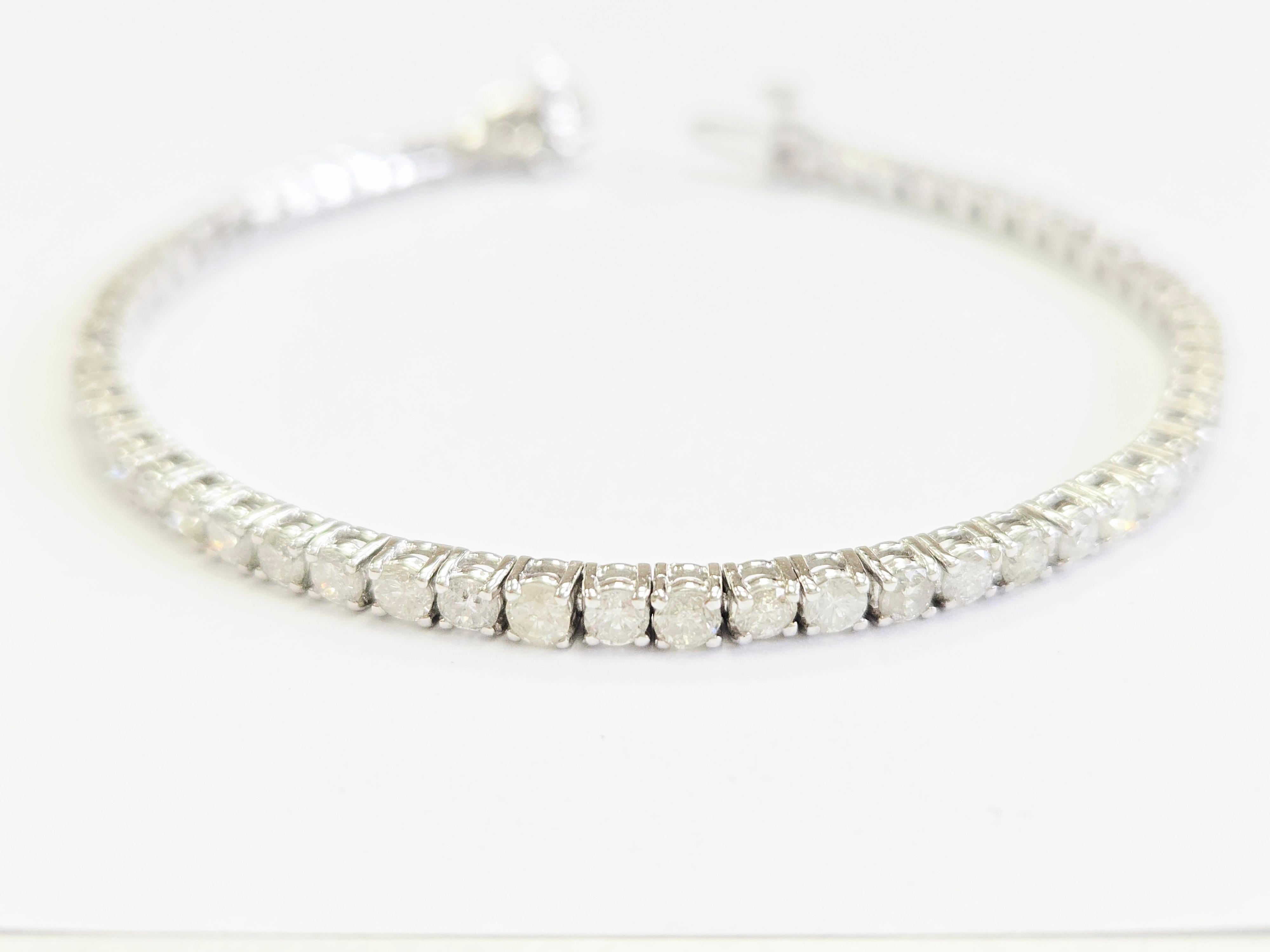 5.10 Carat Natural Diamond Tennis Bracelet 14 Karat White Gold In New Condition For Sale In Great Neck Plaza, NY