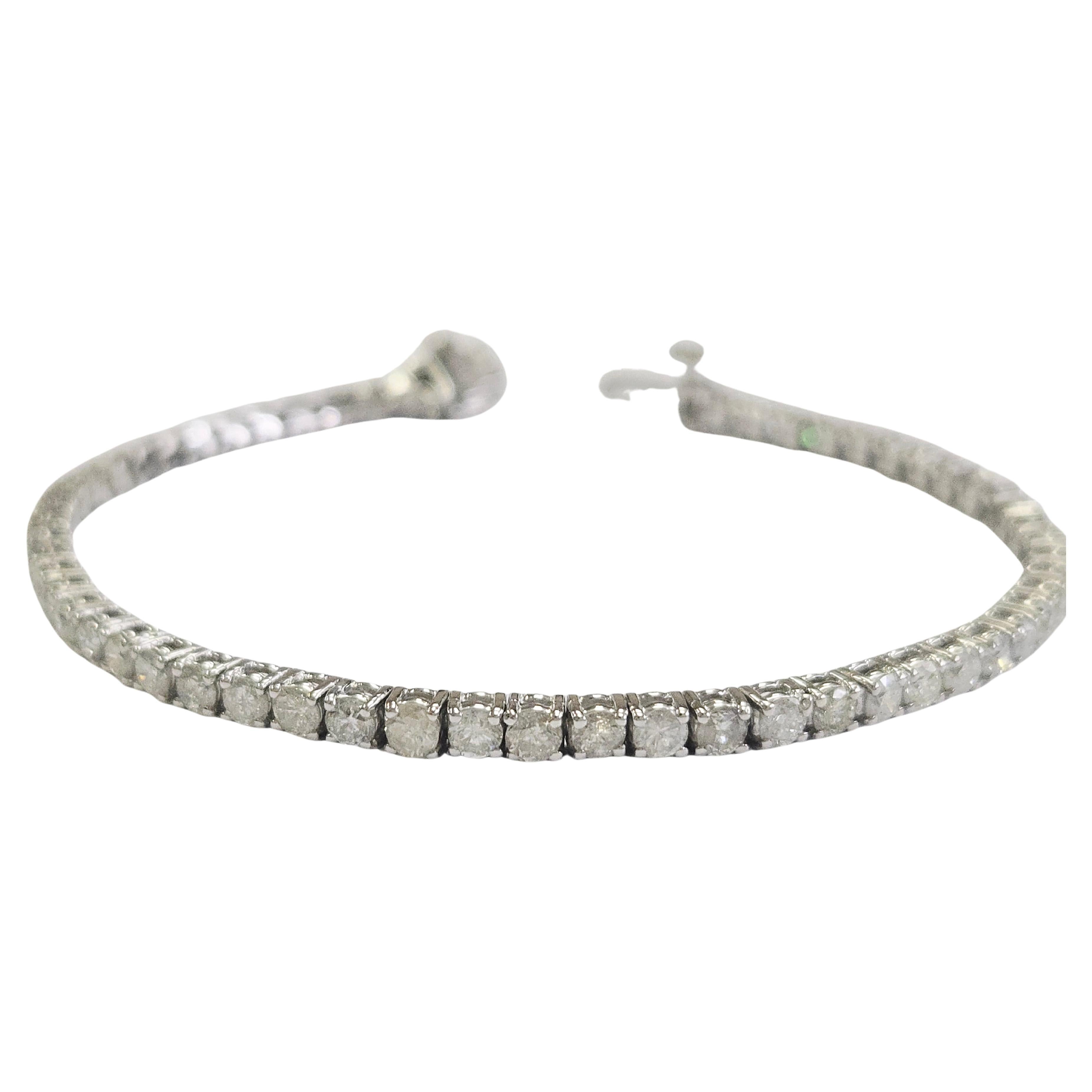 Tennisarmband aus 14 Karat Weißgold mit 5,10 Karat natürlichen Diamanten