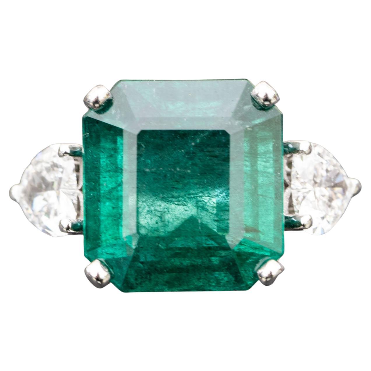 5.10 Carat Natural Emerald Engagement Ring, 0.65 Carat Natural Diamonds For Sale