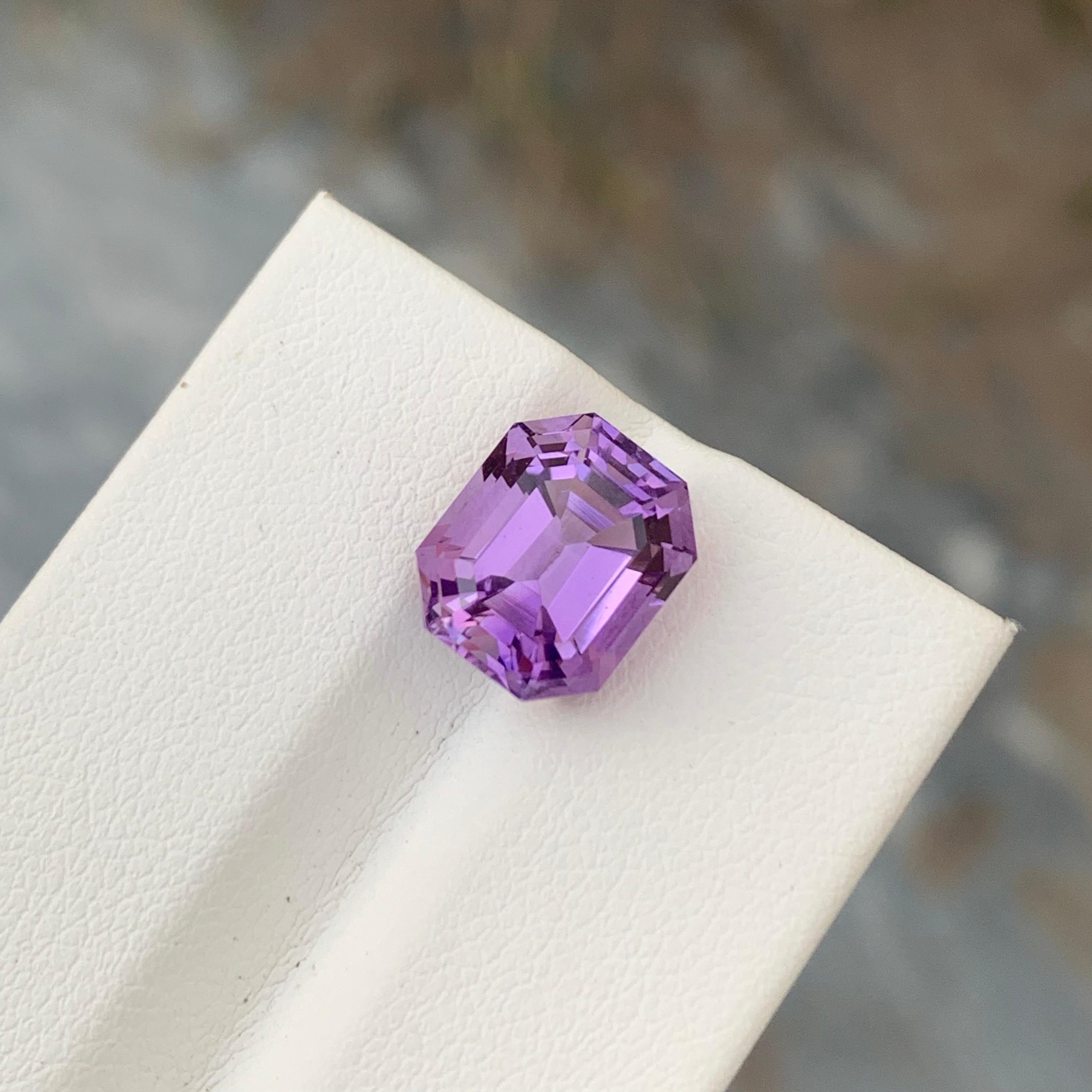 Améthyste en vrac
Poids : 5,10 carats
Dimension : 10,7 x 8,9 x 7,9 mm
Couleur : Violet
Origine : Brésil
Traitement : Non
Certificat : Sur demande
Forme : Octogone 

L'améthyste, une variété étonnante de quartz connue pour sa teinte violette