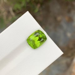 5.10 Carat Natural Loose Apple Green Peridot Cushion Shape Gem For Earth Mine