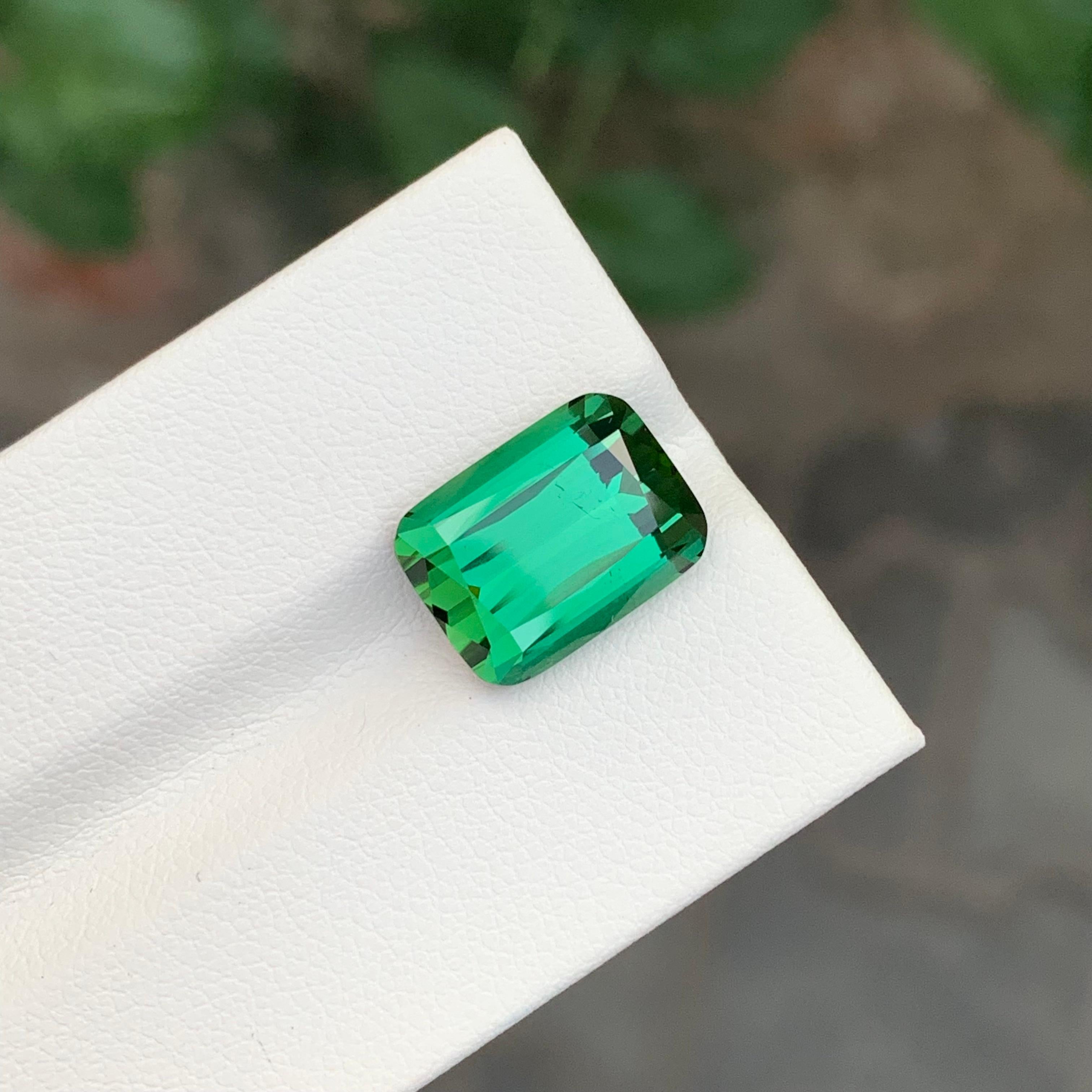 Taille coussin 5.10 Carat Natural Loose Green Tourmaline Cushion Shape Gemstone (Tourmaline verte en forme de coussin) en vente
