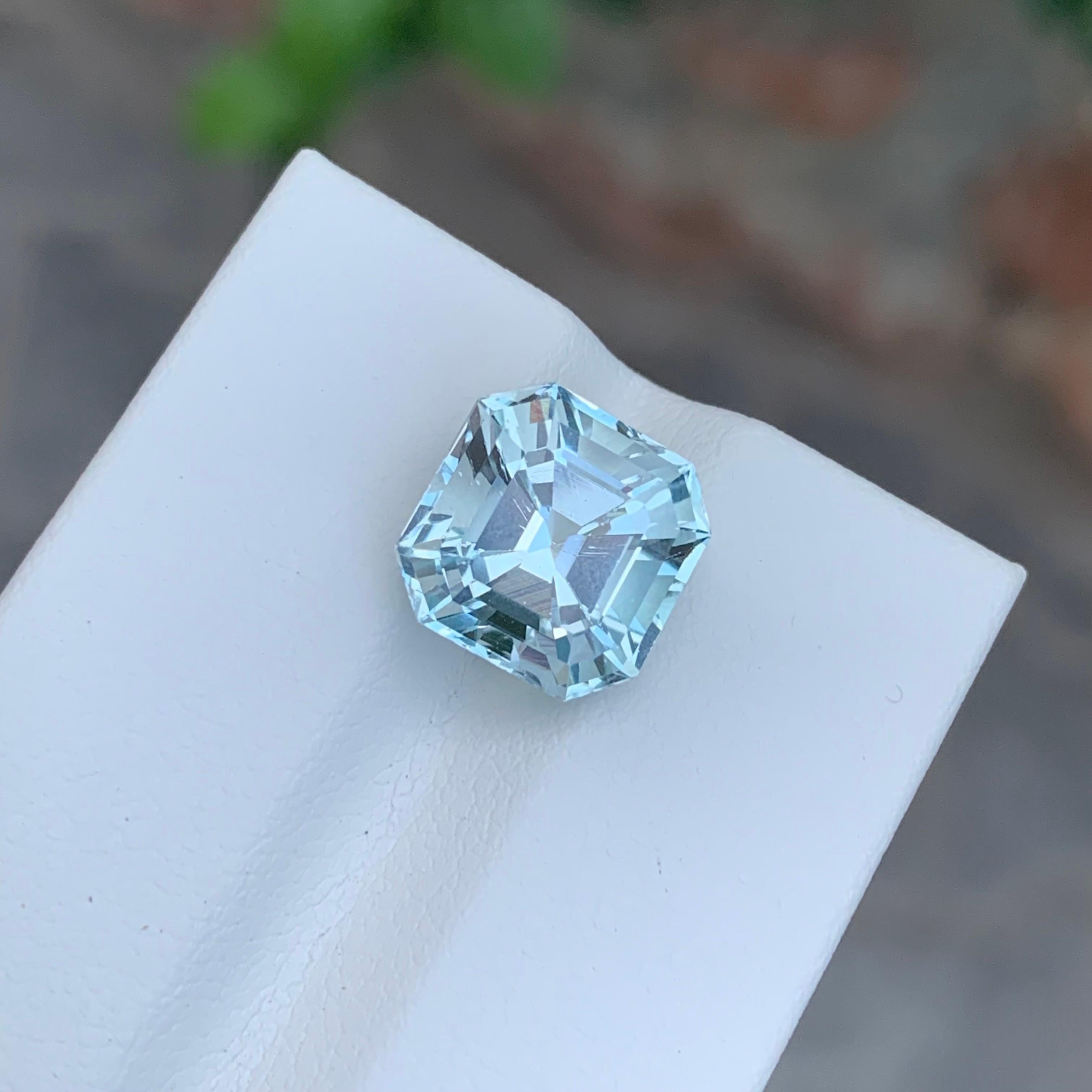 Arts and Crafts 5.10 Carat Natural Loose Pale Blue Aquamarine Square Shape Gemstone For Sale