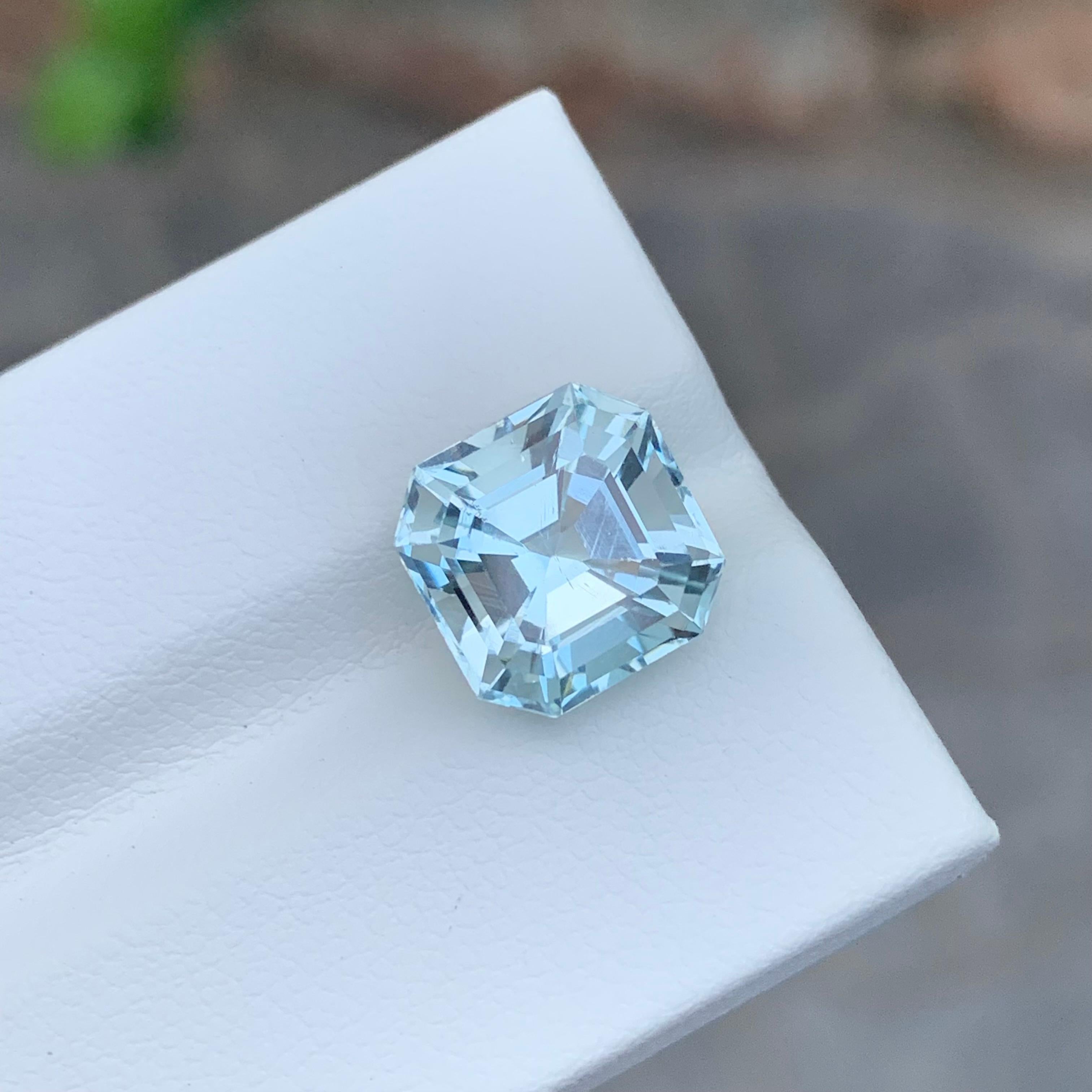 Women's or Men's 5.10 Carat Natural Loose Pale Blue Aquamarine Square Shape Gemstone For Sale