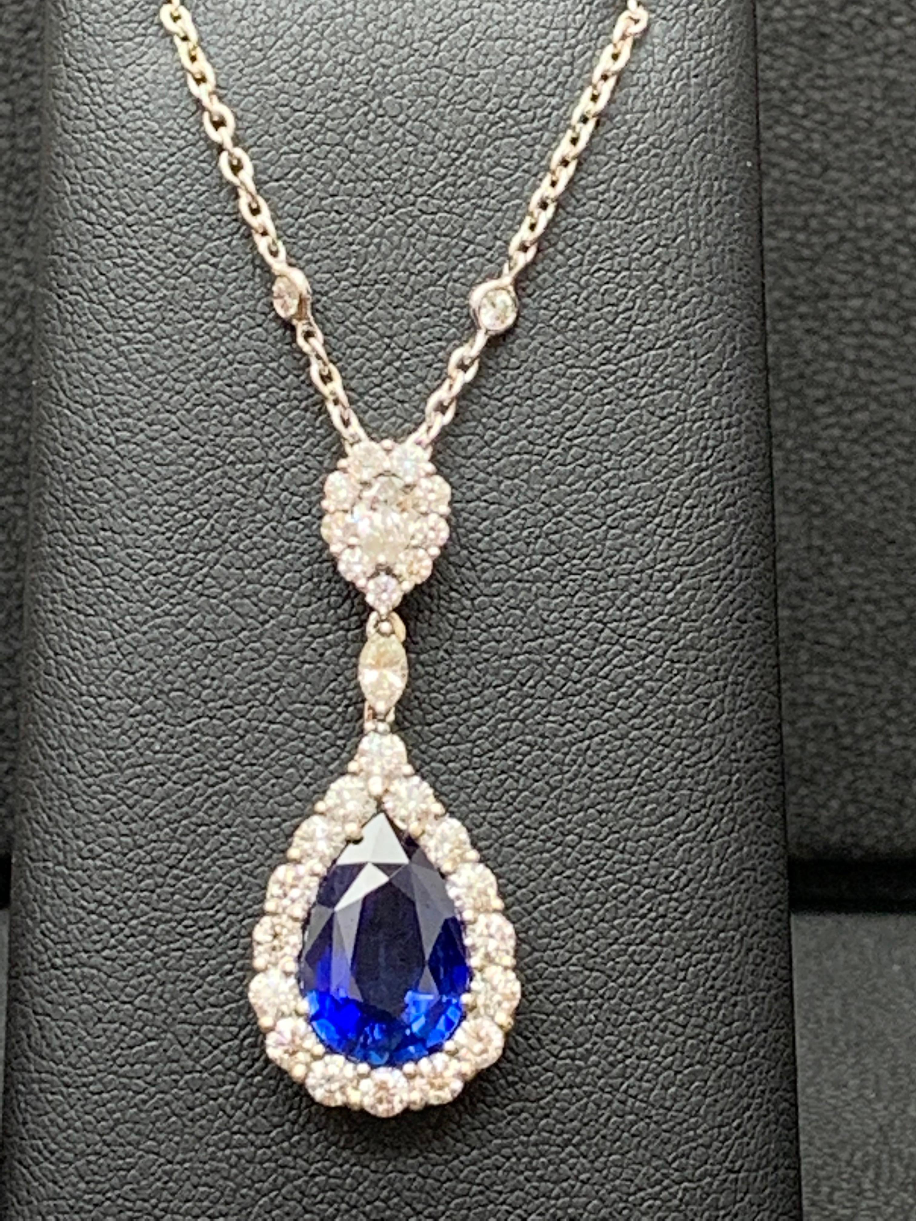 blue saphire pendant