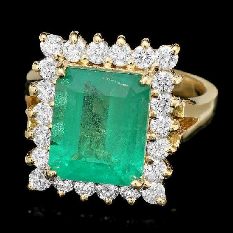 Mixed Cut 5.10 Carats Natural Emerald and Diamond 18K Solid Yellow Gold Ring For Sale