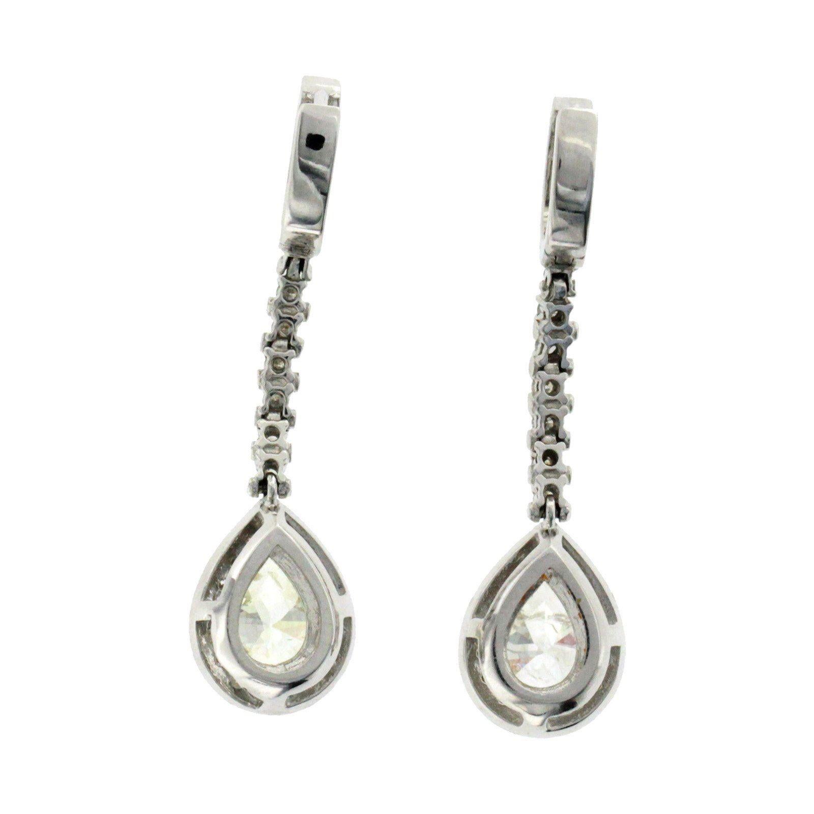 Women's 5.10 Carat Diamonds in 18 Karat White Gold Drop Earrings For Sale