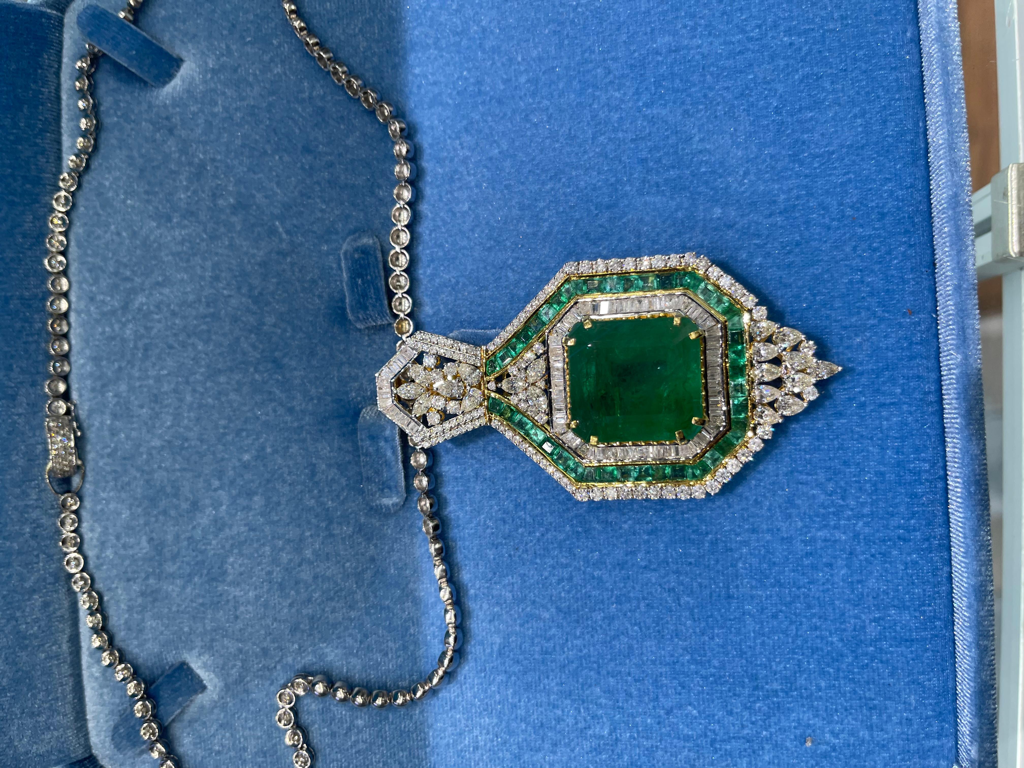 51,05 Karat sambischer natürlicher Smaragd und Diamant-Anhänger im Angebot 4