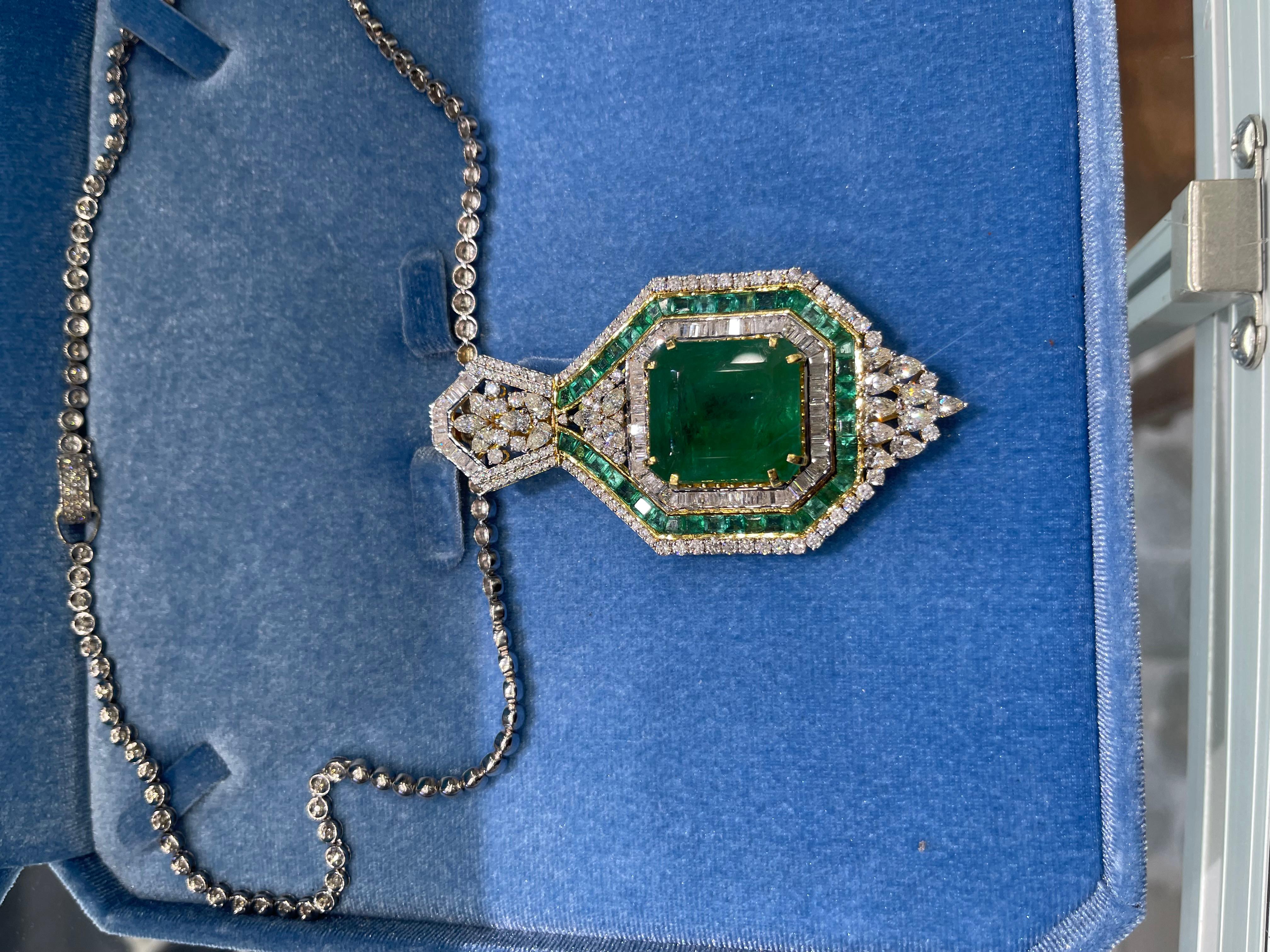 51,05 Karat sambischer natürlicher Smaragd und Diamant-Anhänger im Angebot 5