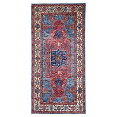 5'10 "x11'9" Tapis de course en laine nouée à la main Serapi Heriz bleu avec design en médaillon