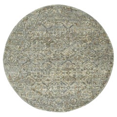 Tappeto rotondo 5
10 "x5
10" in lana grigia con finitura antica con disegno del giardino cancellato e spezzato Tappeto rotondo 5
10 "x5
10" in lana grigia con finitura antica con disegno del giardino cancellato e spezzato