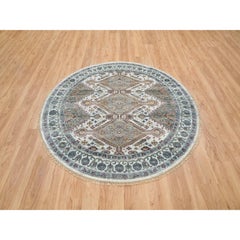 5'10"x5'10" Ivory Shiraz Rosettes Border Wool Hand Knotted Round Oriental Rug