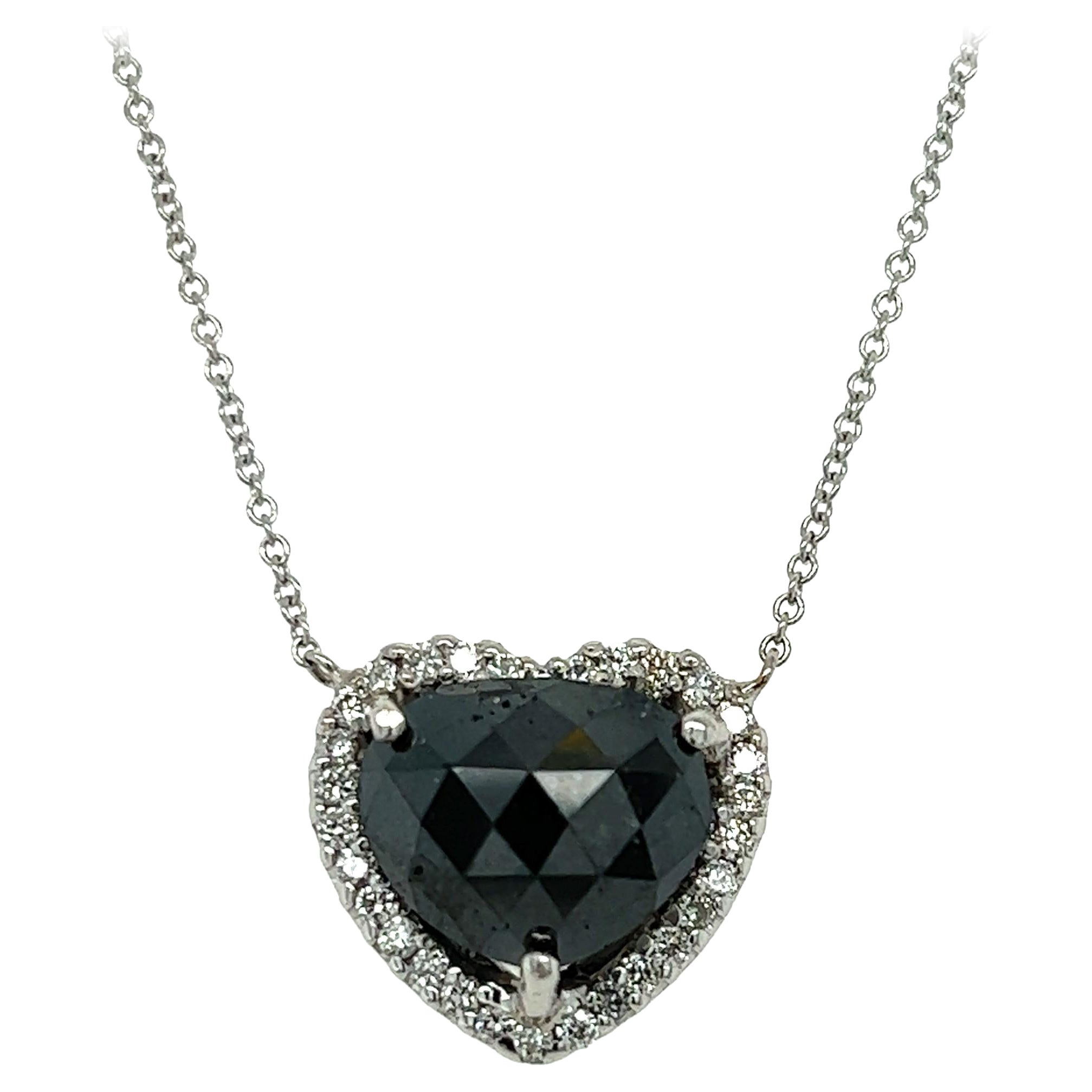 Chaîne collier en or blanc avec diamants noirs et diamants blancs de 5.11 carats