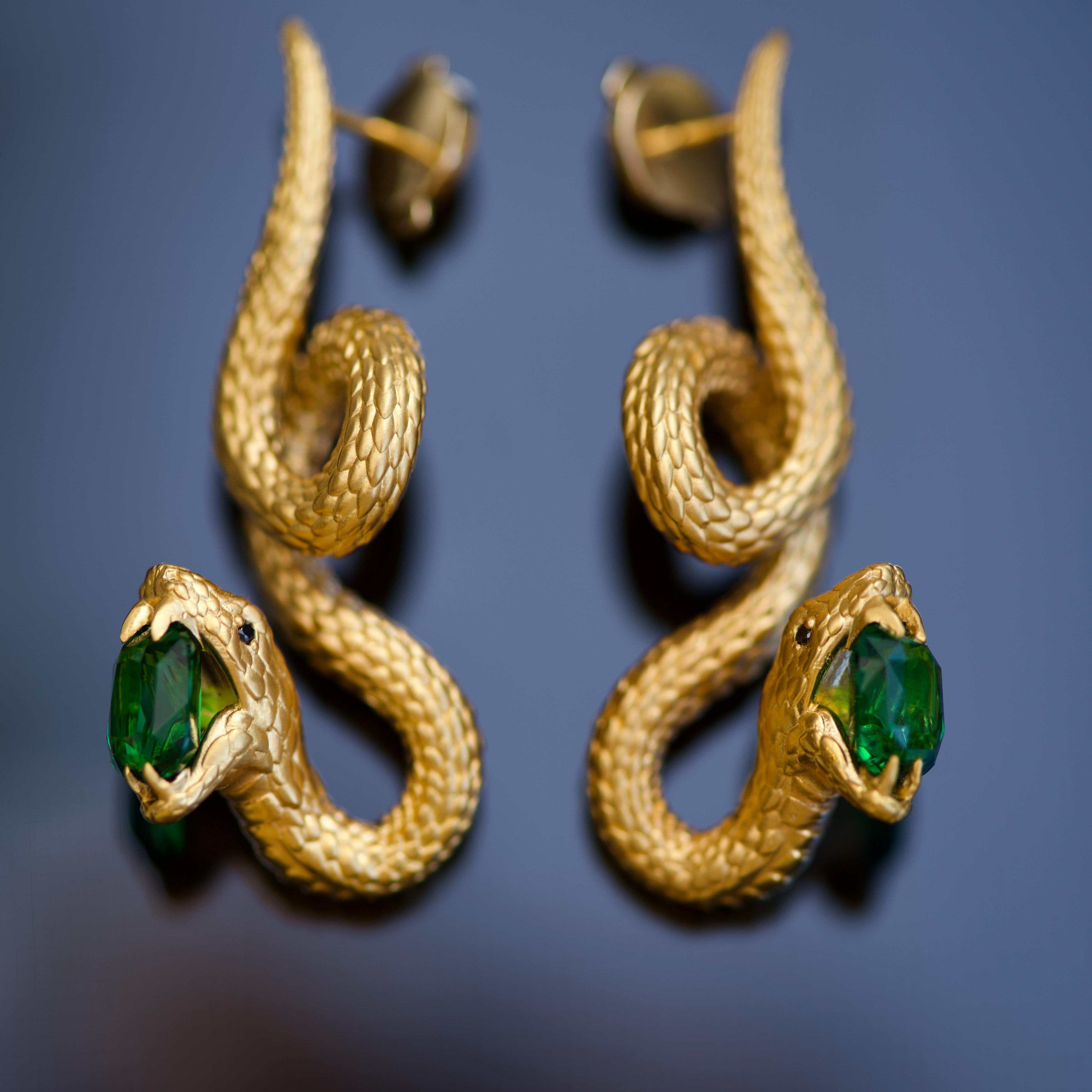 4, 03 Carat Green Vivid Tsavorite 18 Karat Yellow Golden Serpent Earrings by D&A 1