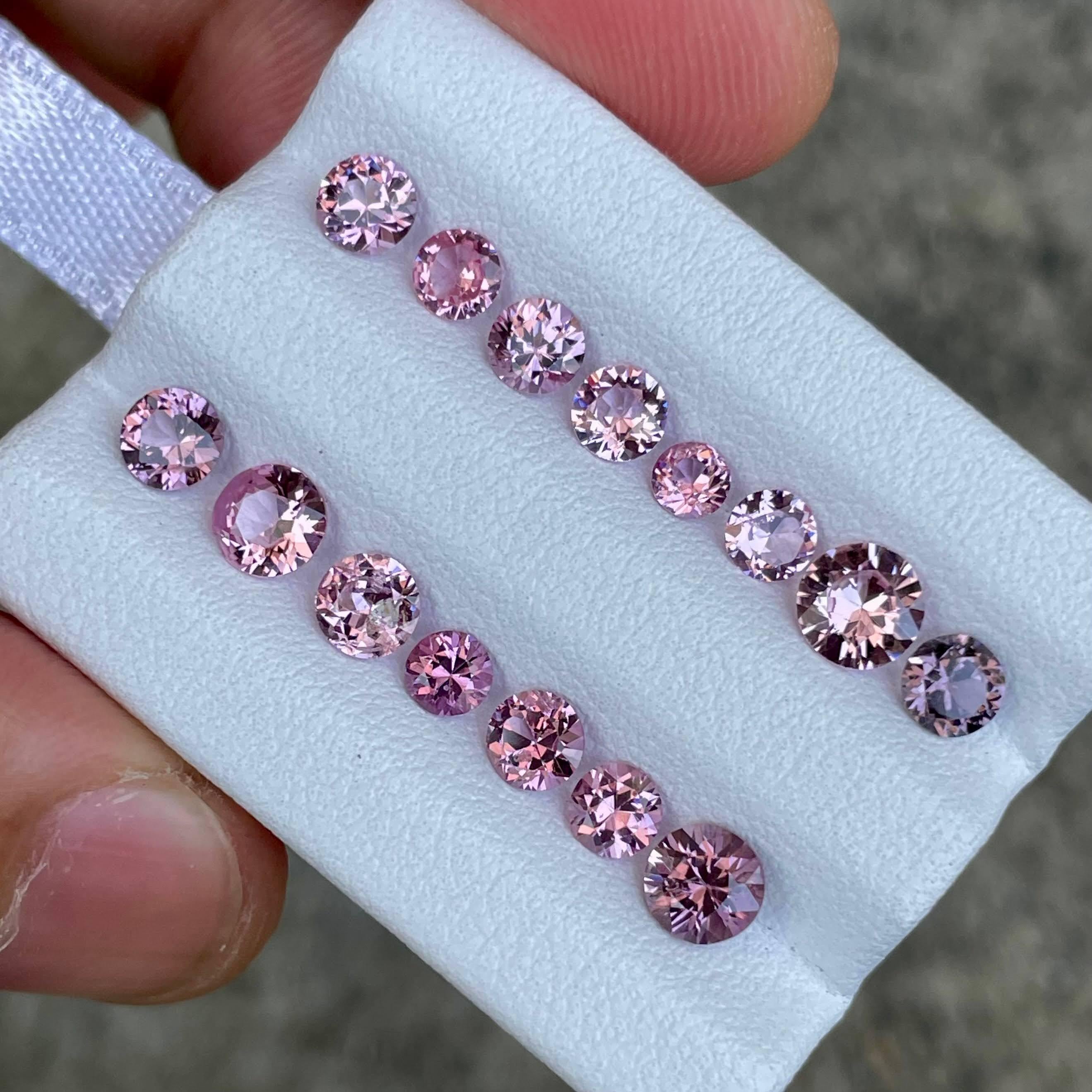 Taille ronde Lot de 15 pièces en spinelle rose taille ronde de Birmanie, 5,11 carats en vente