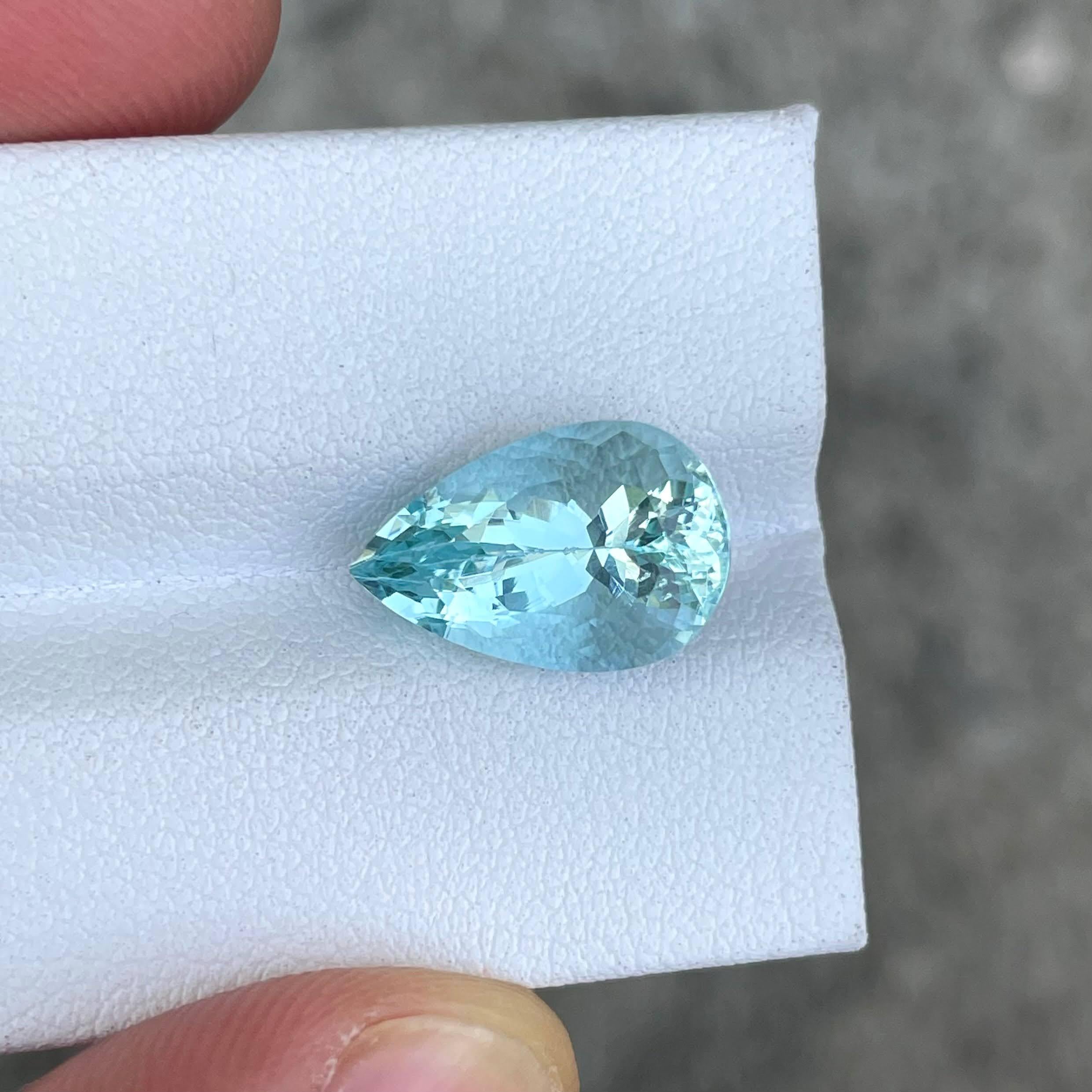 5.11 carats Sea Blue Aquamarine Stone Pear Cut Natural African Gemstone In New Condition For Sale In Bangkok, TH