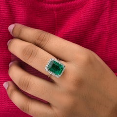 5.11 Ct Zambian Emerald Cocktail Ring 0.53 Ct SI/H Diamond 14 Karat White Gold