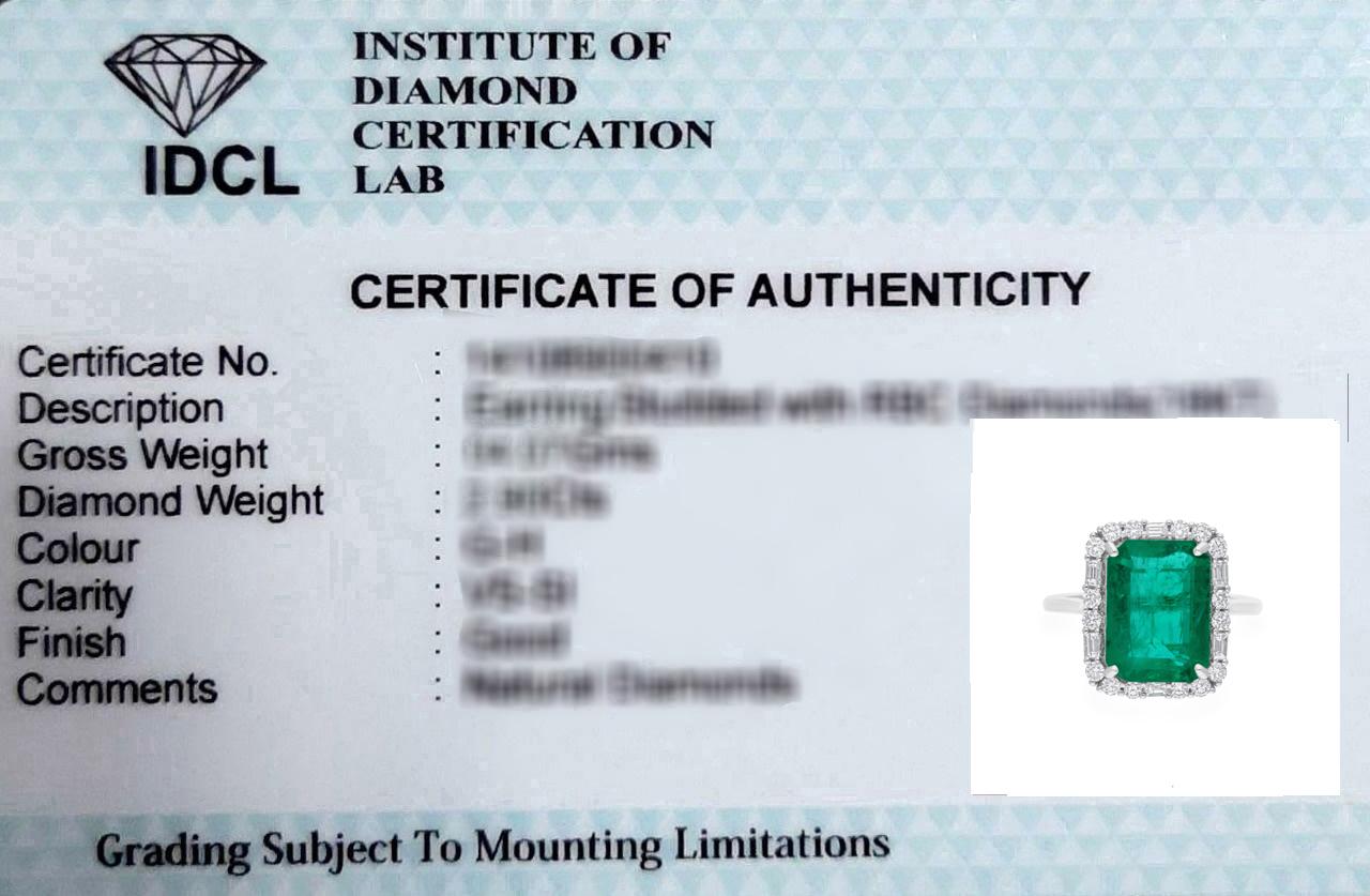 Women's 5.11 Ct. Zambian Emerald Cocktail Ring 0.53 Ct. SI/H Diamond 18 Karat White Gold For Sale