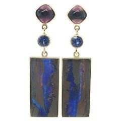 51,11 Karat Boulder-Opal-, Amethyst- und Tansanit-Ohrhänger aus 18-karätigem Gold