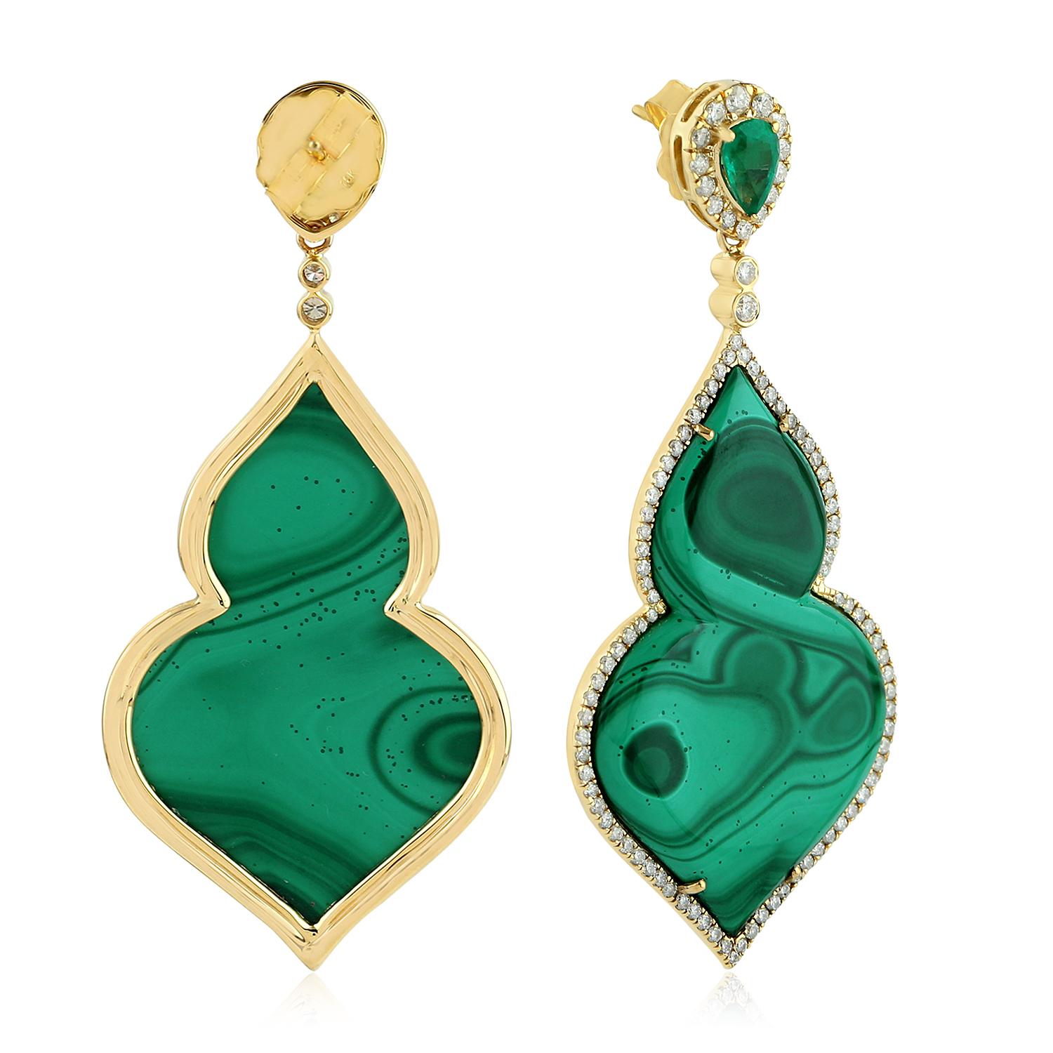 Contemporary 51.16 Carat Malachite Emerald Diamond 18 Karat Gold Taj Earrings For Sale