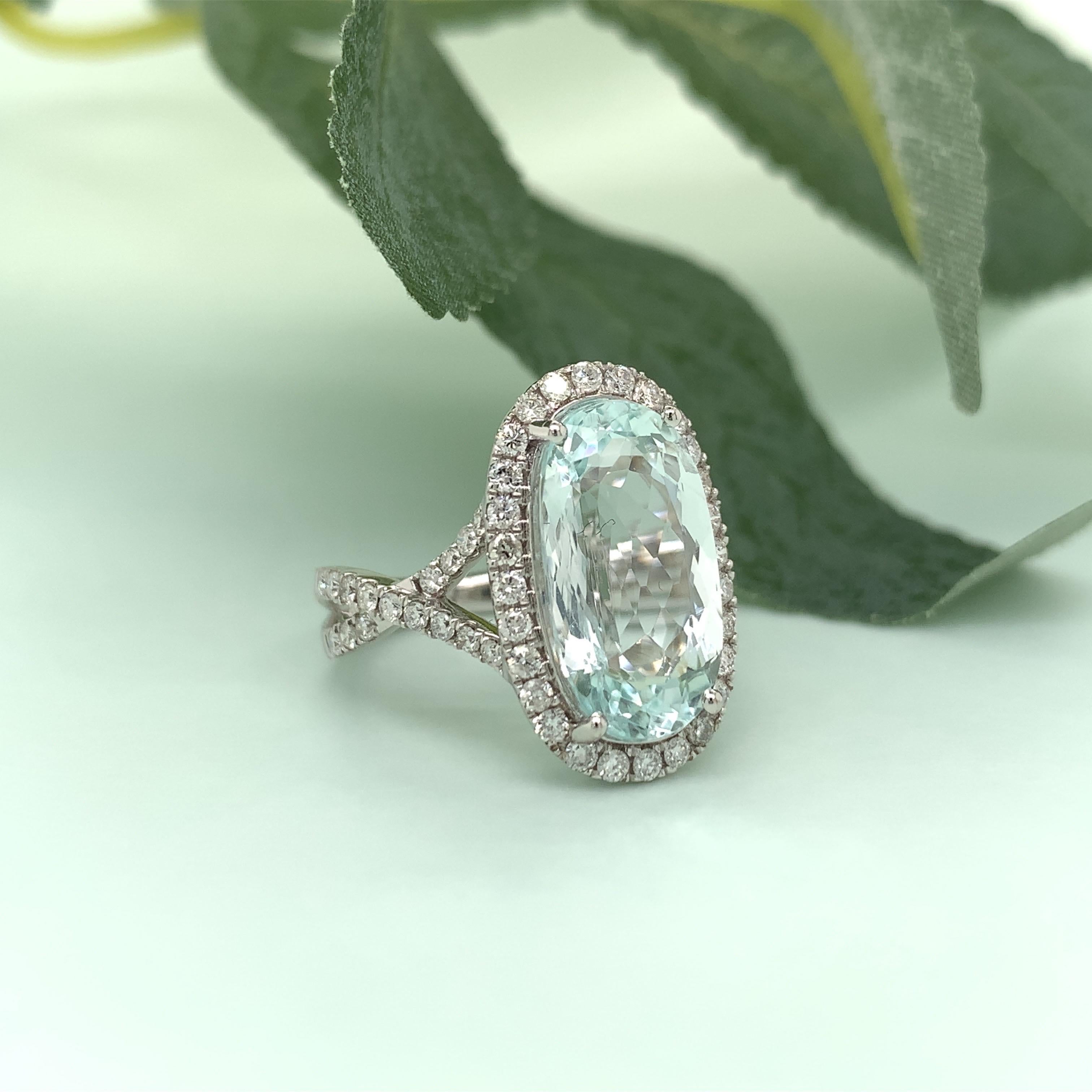 5.12 Carat Aquamarine Cocktail Ring In New Condition In Richmond, BC