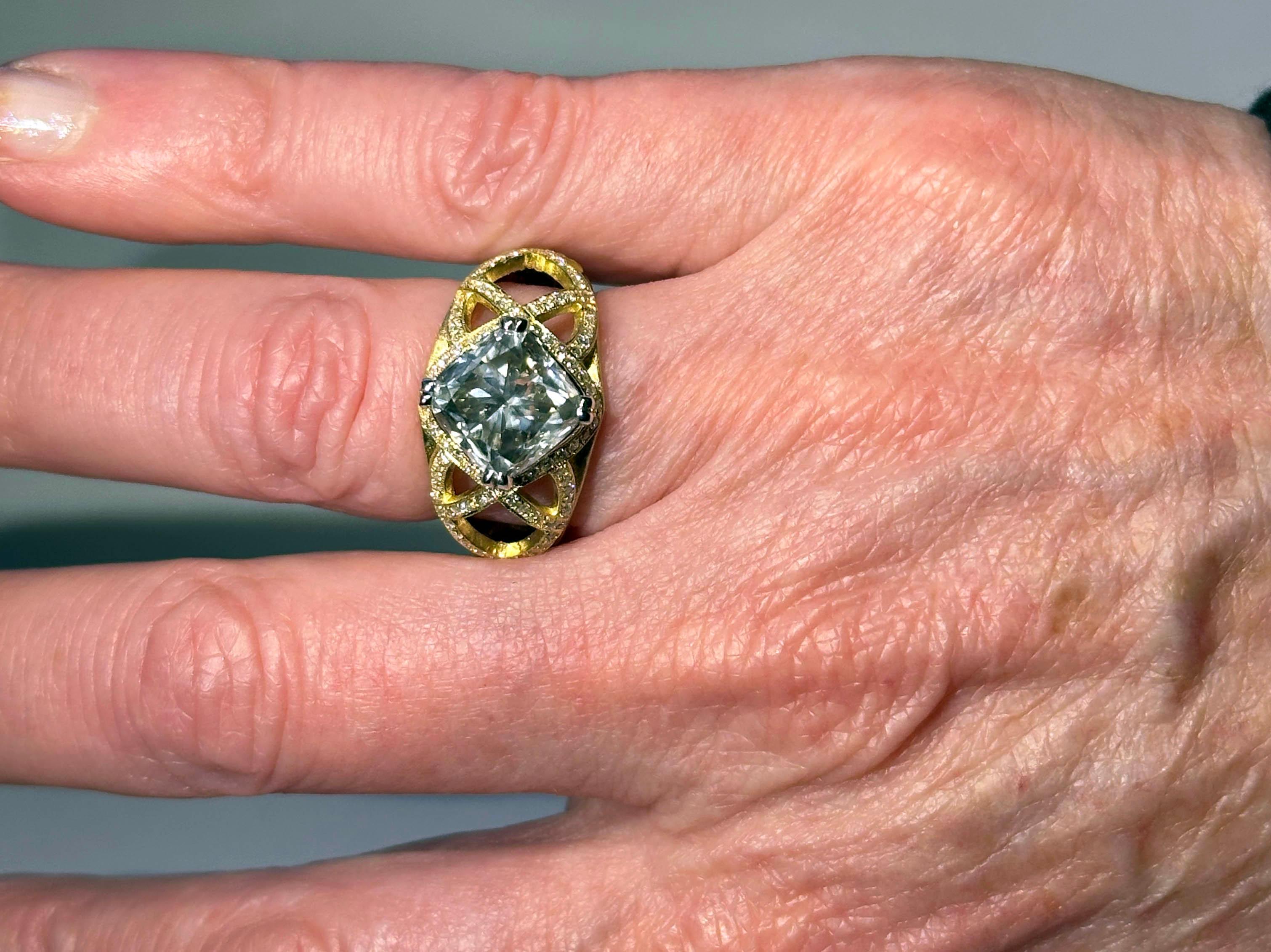 Women's 5.12 Carat Diamond Ring set in 18kt Matte Yellow Gold For Sale