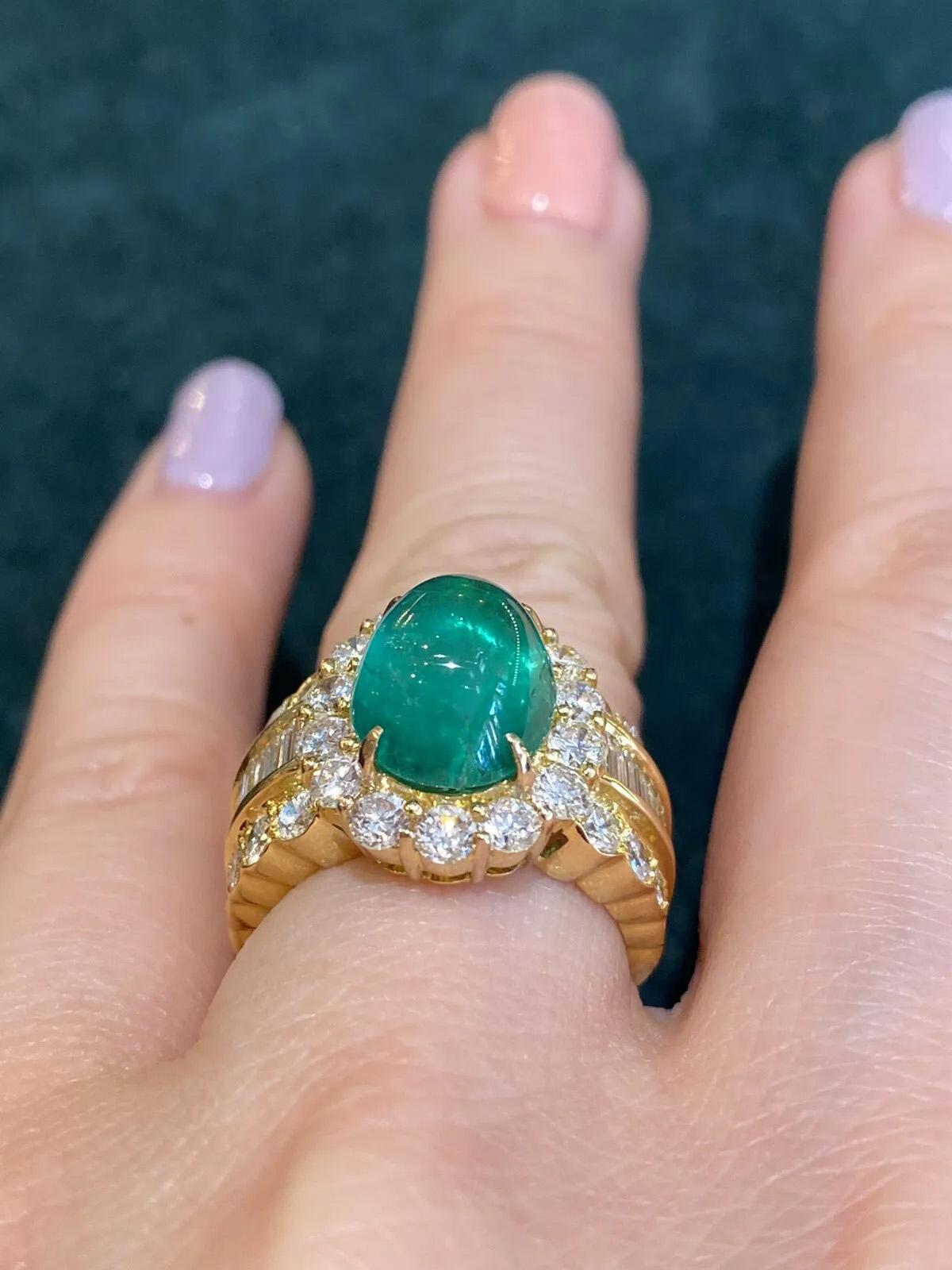 Women's or Men's 5.12 Carat Emerald Cabochon & Diamond Cocktail Ring in 18k Yellow Gold  For Sale