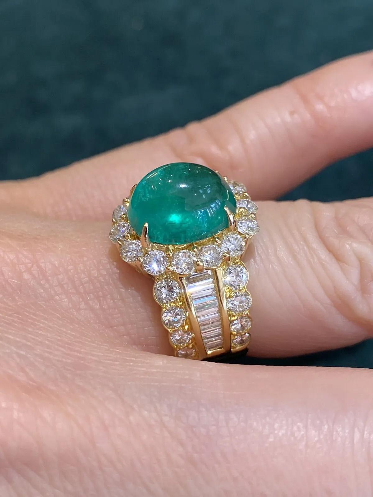 5.12 Carat Emerald Cabochon & Diamond Cocktail Ring in 18k Yellow Gold  For Sale 1