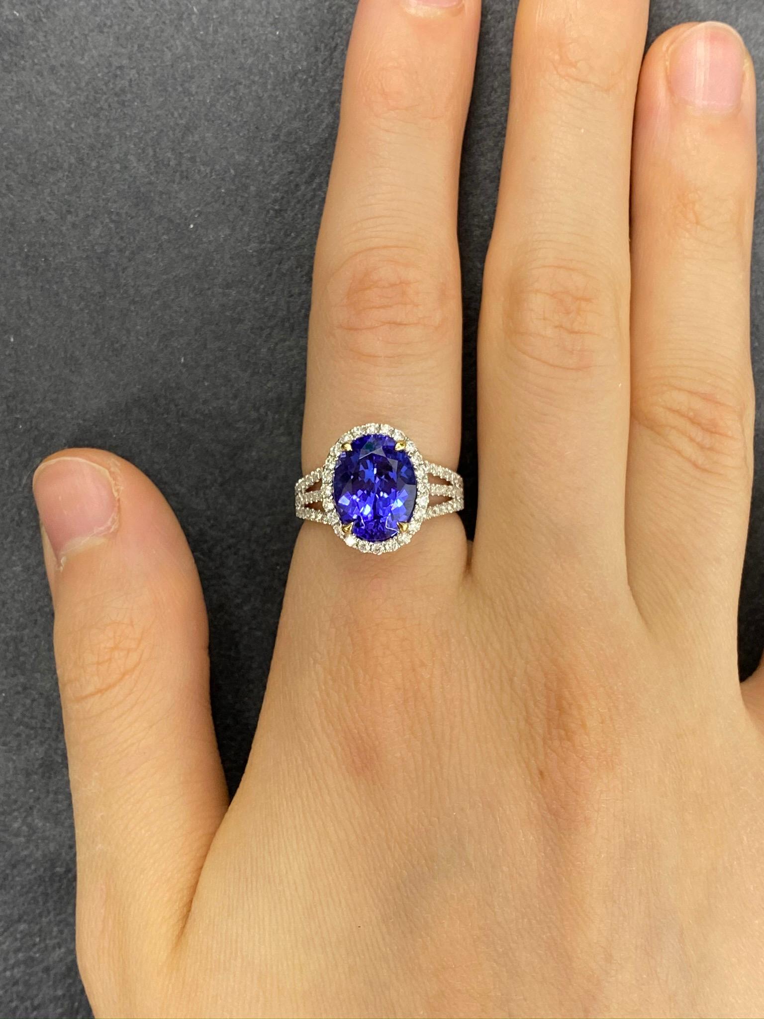 5.12 Carat Oval Tanzanite and Diamond Cocktail Ring In New Condition In Great Neck, NY