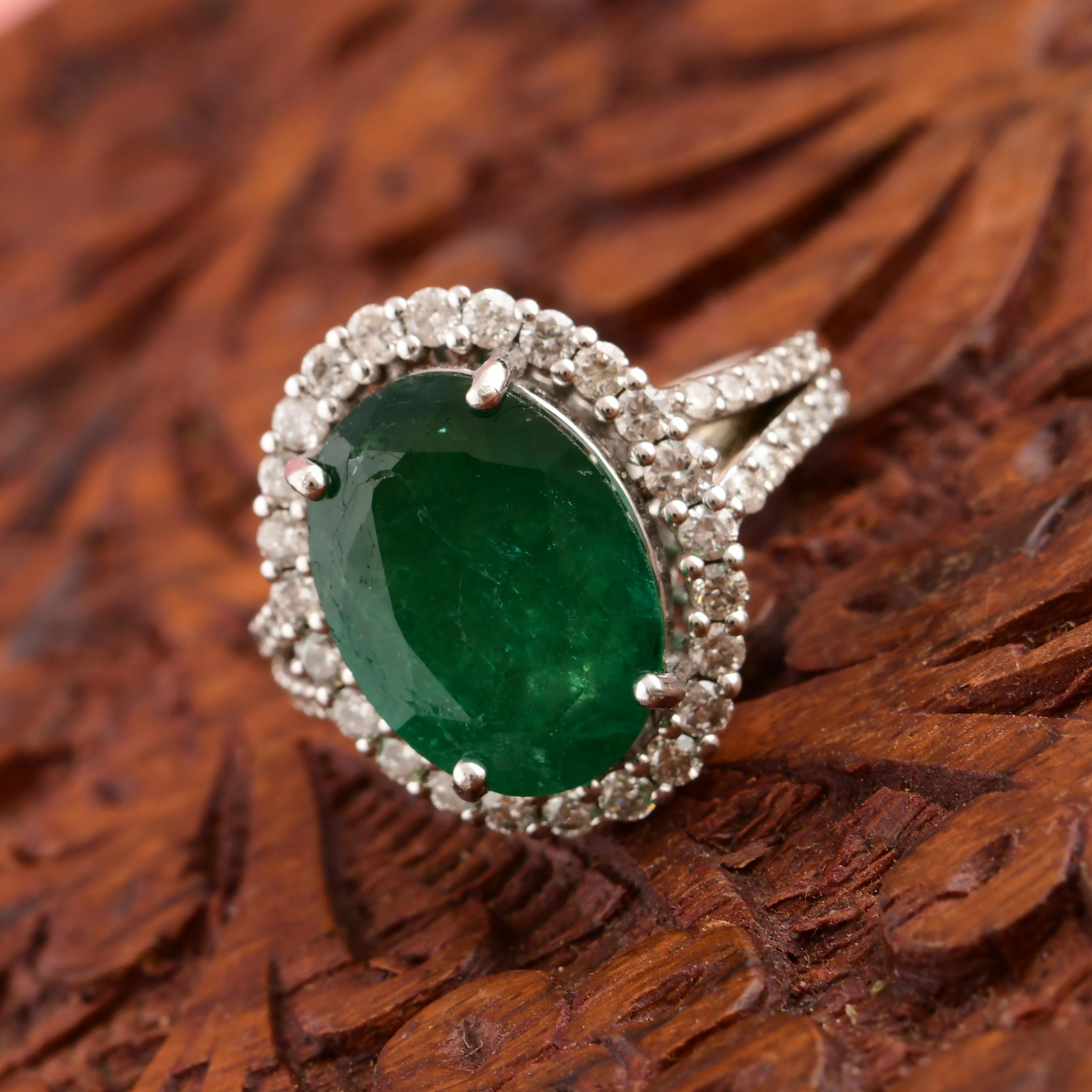 5.12 Carat Oval Zambian Emerald Cocktail Ring 0.9 Ct Diamond 10 Karat White Gold For Sale 4