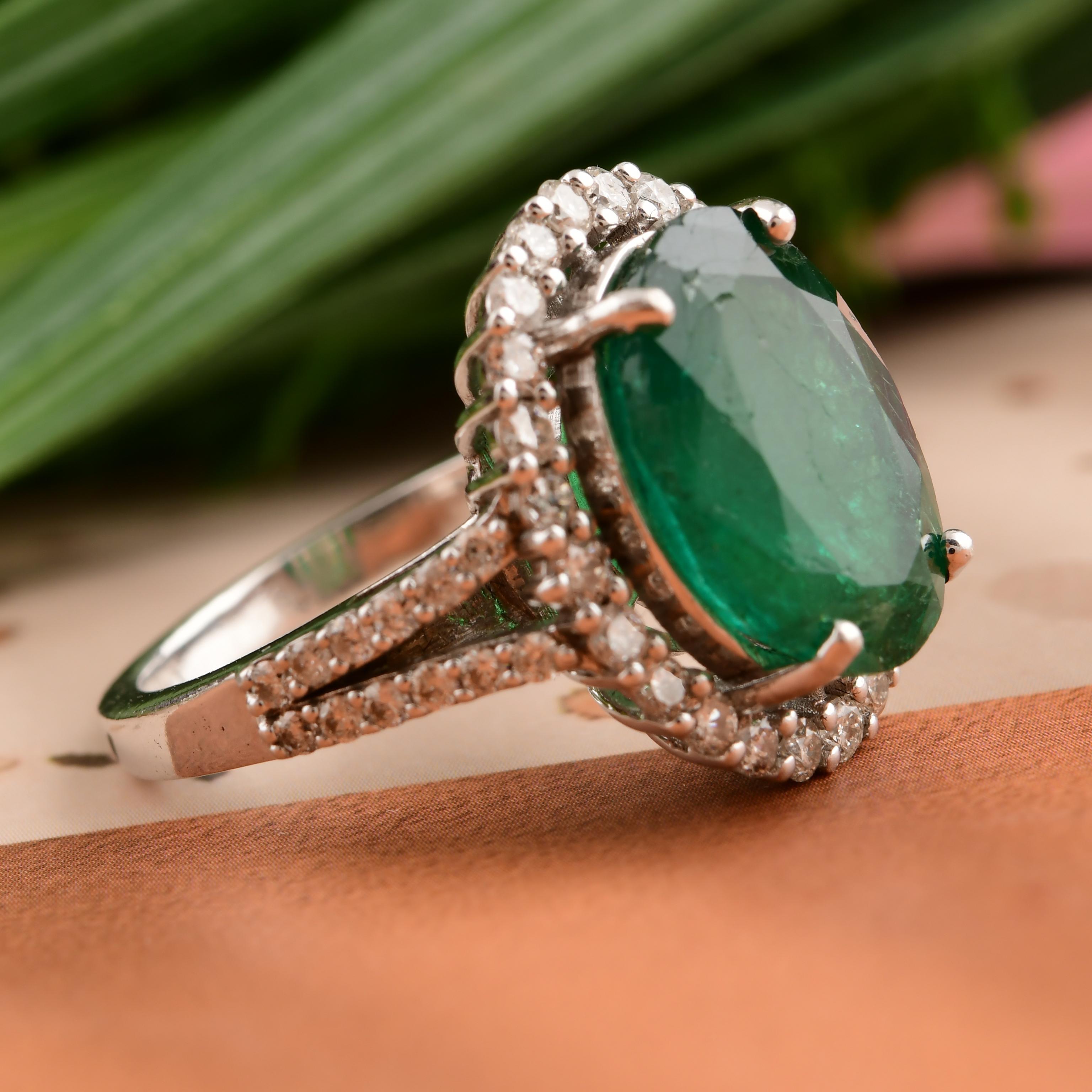5.12 Carat Oval Zambian Emerald Cocktail Ring 0.9 Ct Diamond 10 Karat White Gold For Sale 2
