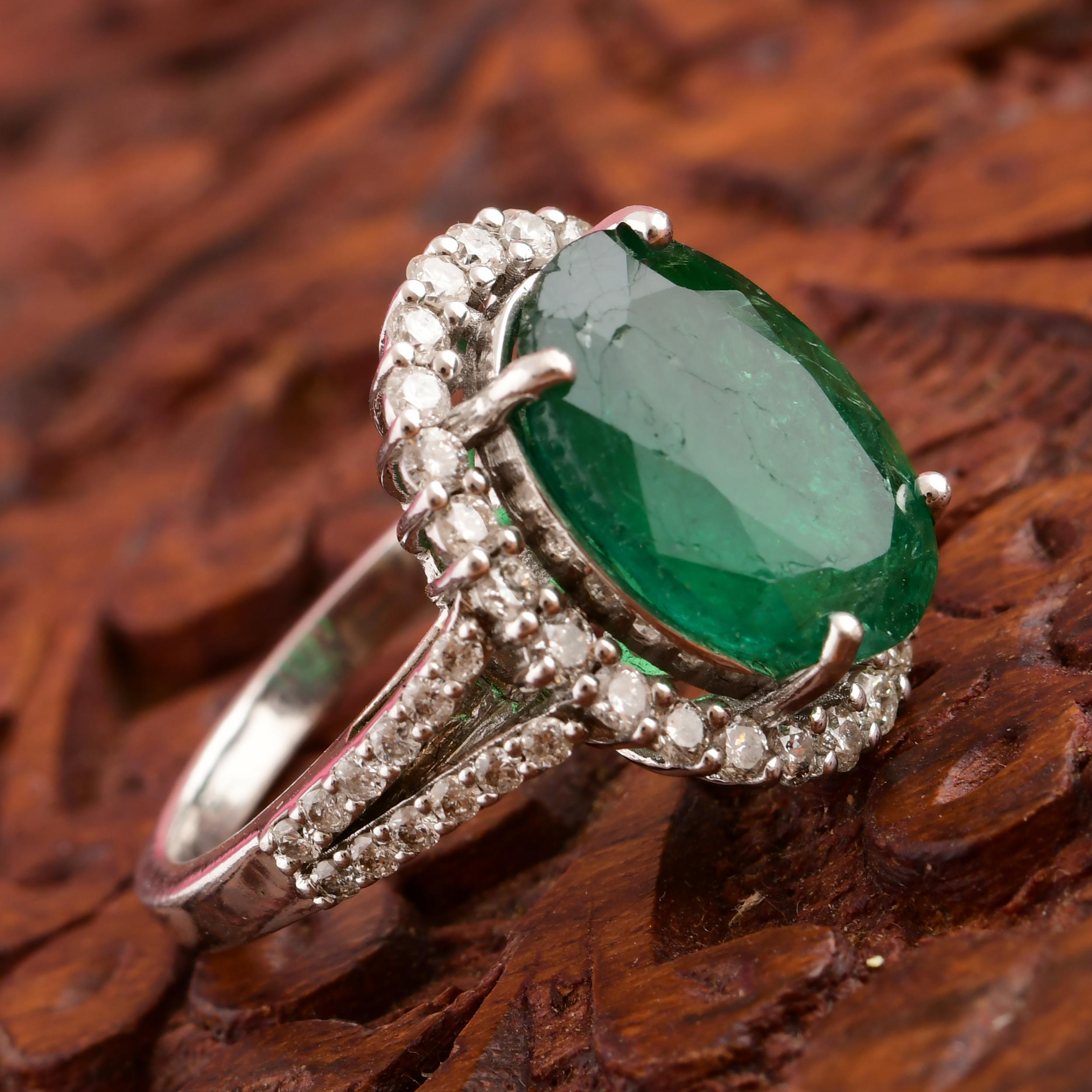 5.12 Carat Oval Zambian Emerald Cocktail Ring 0.9 Ct Diamond 10 Karat White Gold For Sale 3