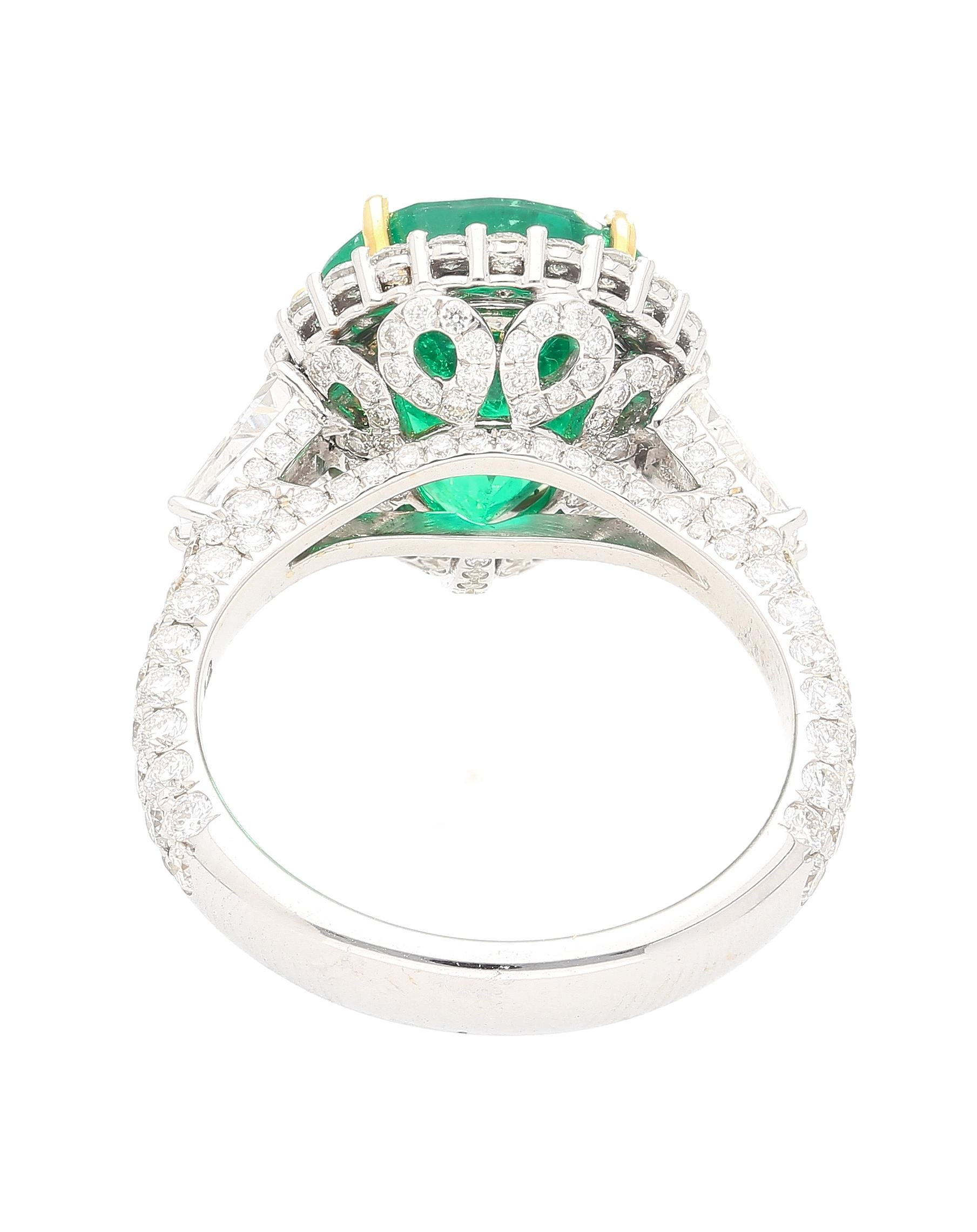 Women's 5.12 Carat Vivid Green Pear Cut Colombian Emerald and Diamond Ring in 18K Gold For Sale