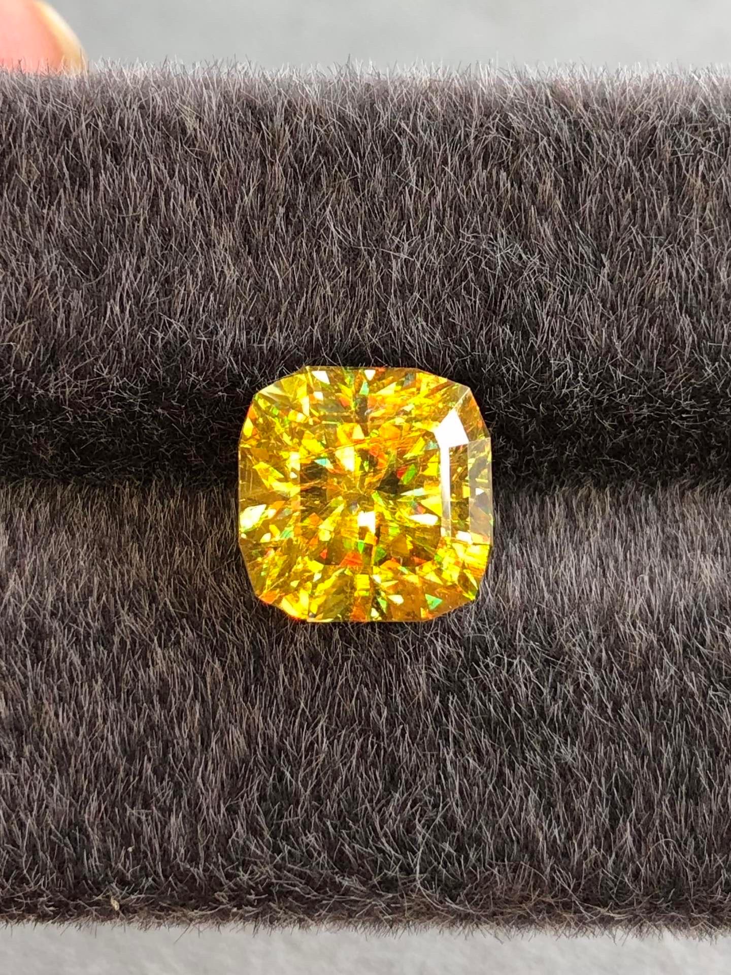 5.12 Ct Natürlich  Sphene Hochpräzise Kanarienvogel Farbe Madagaskar Edelstein im Angebot 1