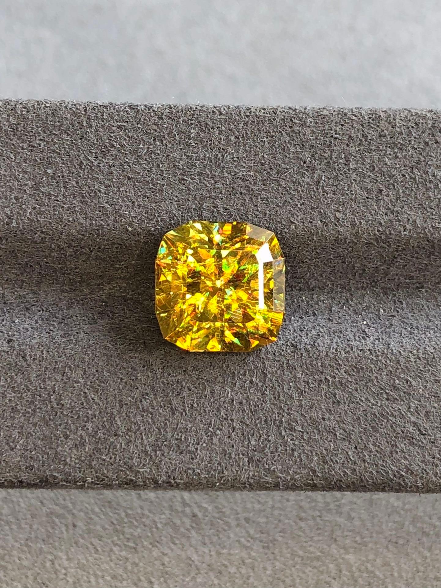 5.12 Ct Natürlich  Sphene Hochpräzise Kanarienvogel Farbe Madagaskar Edelstein im Angebot 3