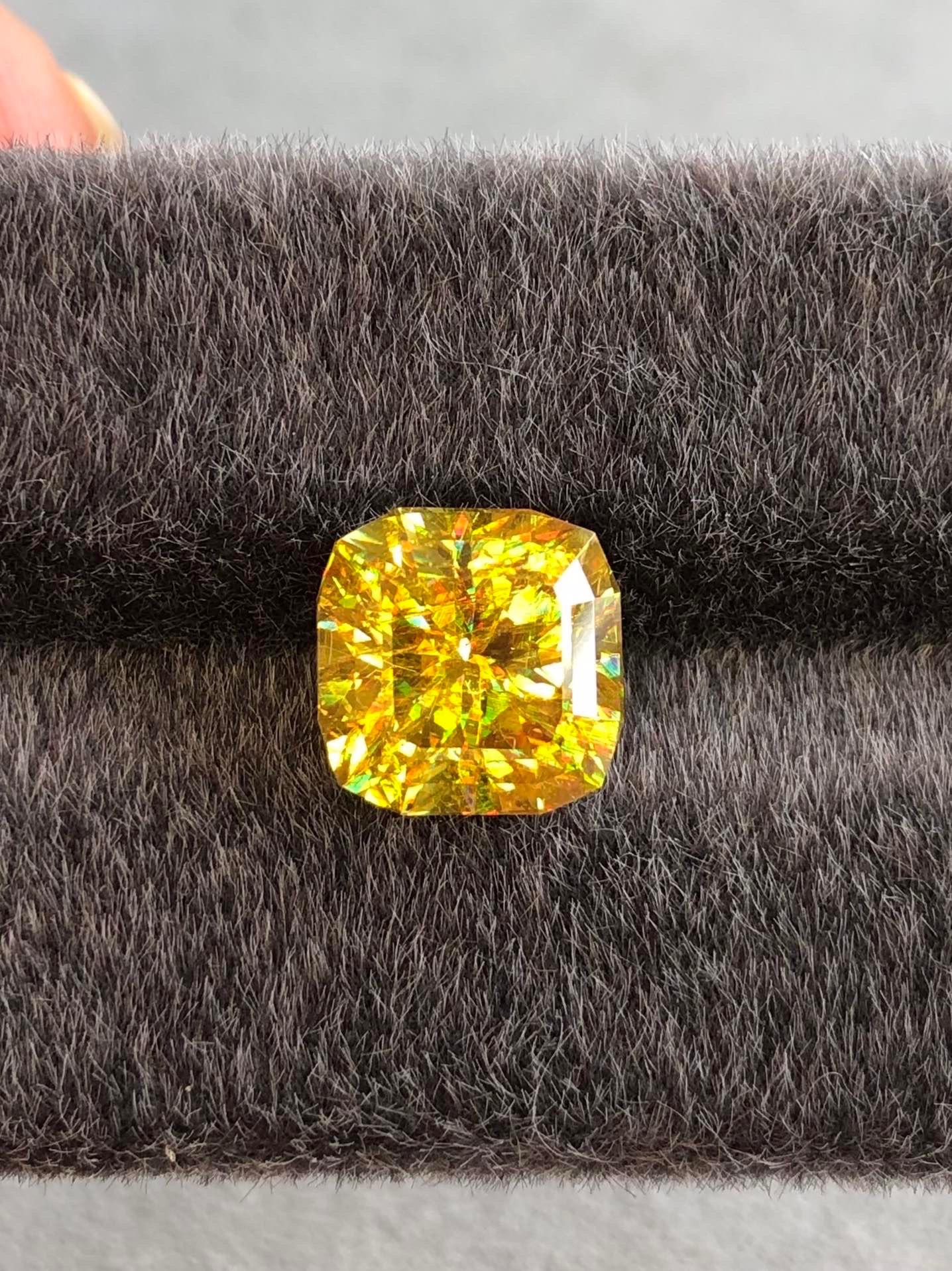 5.12 Ct Natürlich  Sphene Hochpräzise Kanarienvogel Farbe Madagaskar Edelstein im Angebot 4