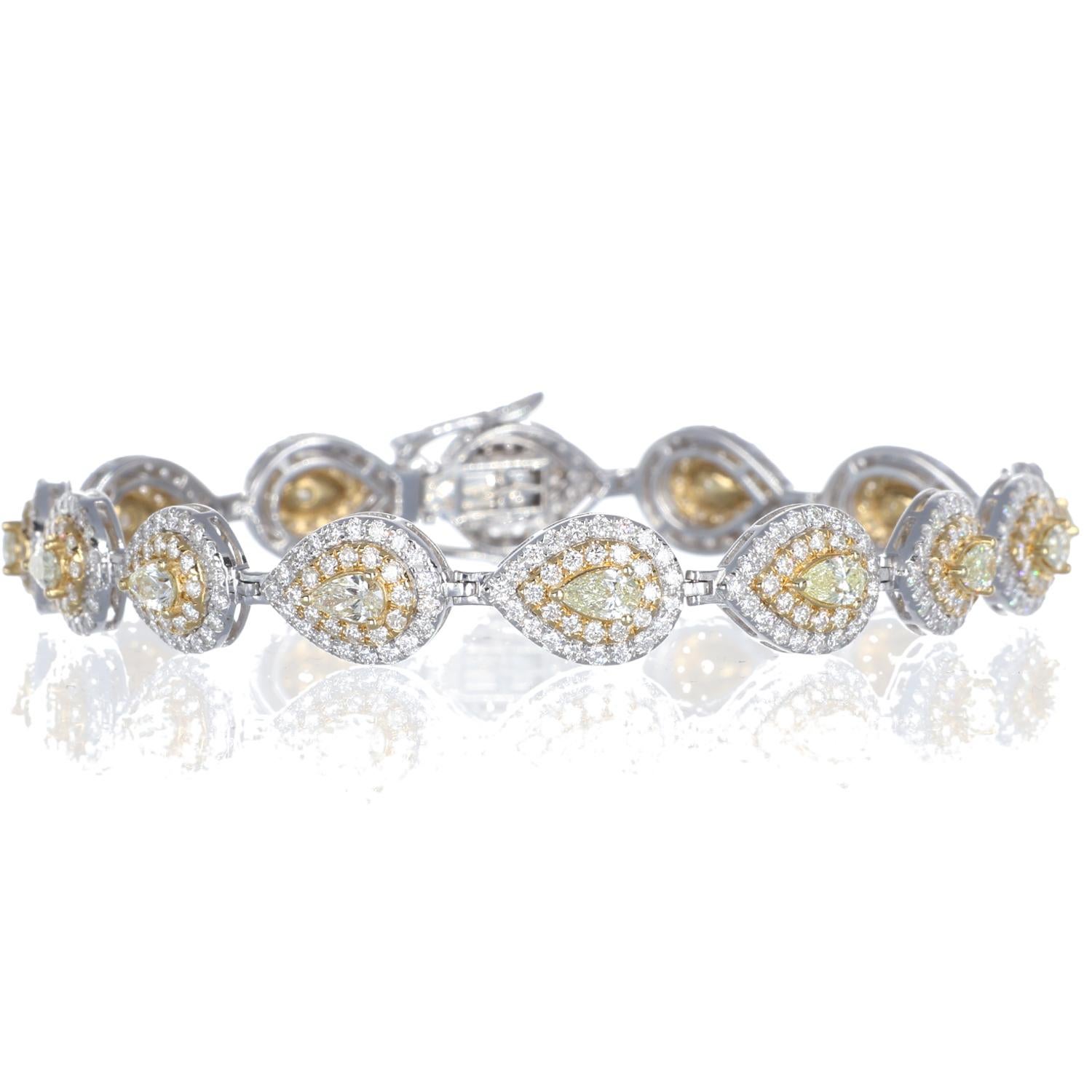 Pear Cut 5.12 ct White Diamonds 3.5 ct Yellow Light Fancy Diamonds Bracelet Pear - Cut  For Sale