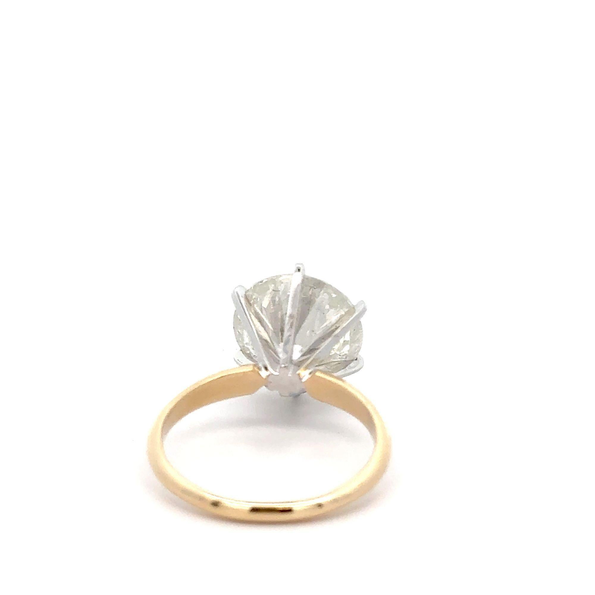Contemporary 5.13 Carat Round H/I1 Diamond 14K Two-Tone Solitaire Engagement Ring For Sale