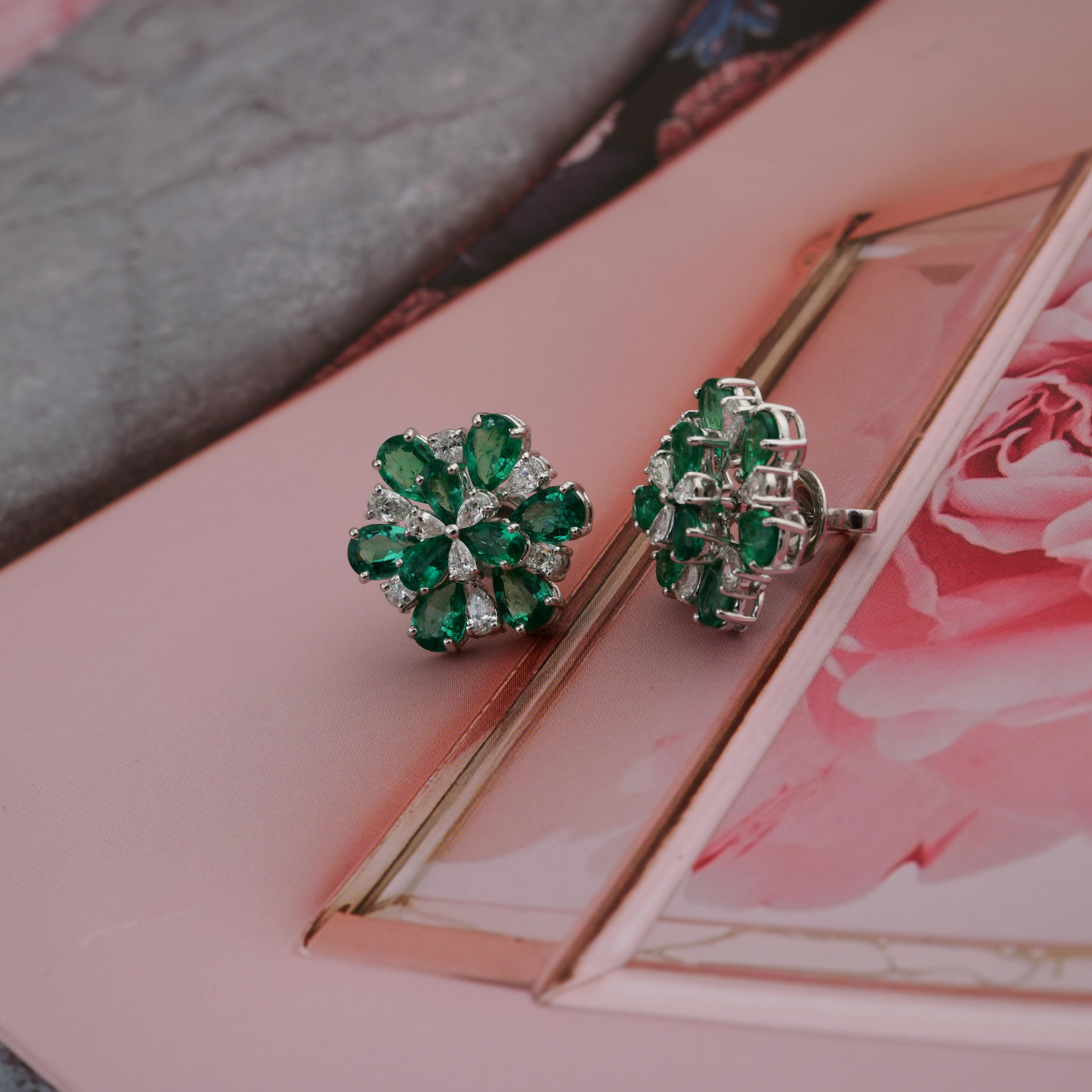 5,13 Karat sambischer Smaragd 1,14 Karat SI/H Diamant-Ohrringe aus 18 Karat Weißgold (Tropfenschliff) im Angebot