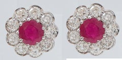 Boucles d'oreilles de 5,13 carats de diamants, rubis, platine et or blanc 18 carats.