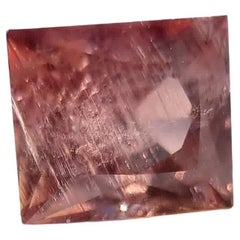 5.13 Tourmaline rouge rouille à taille carrée