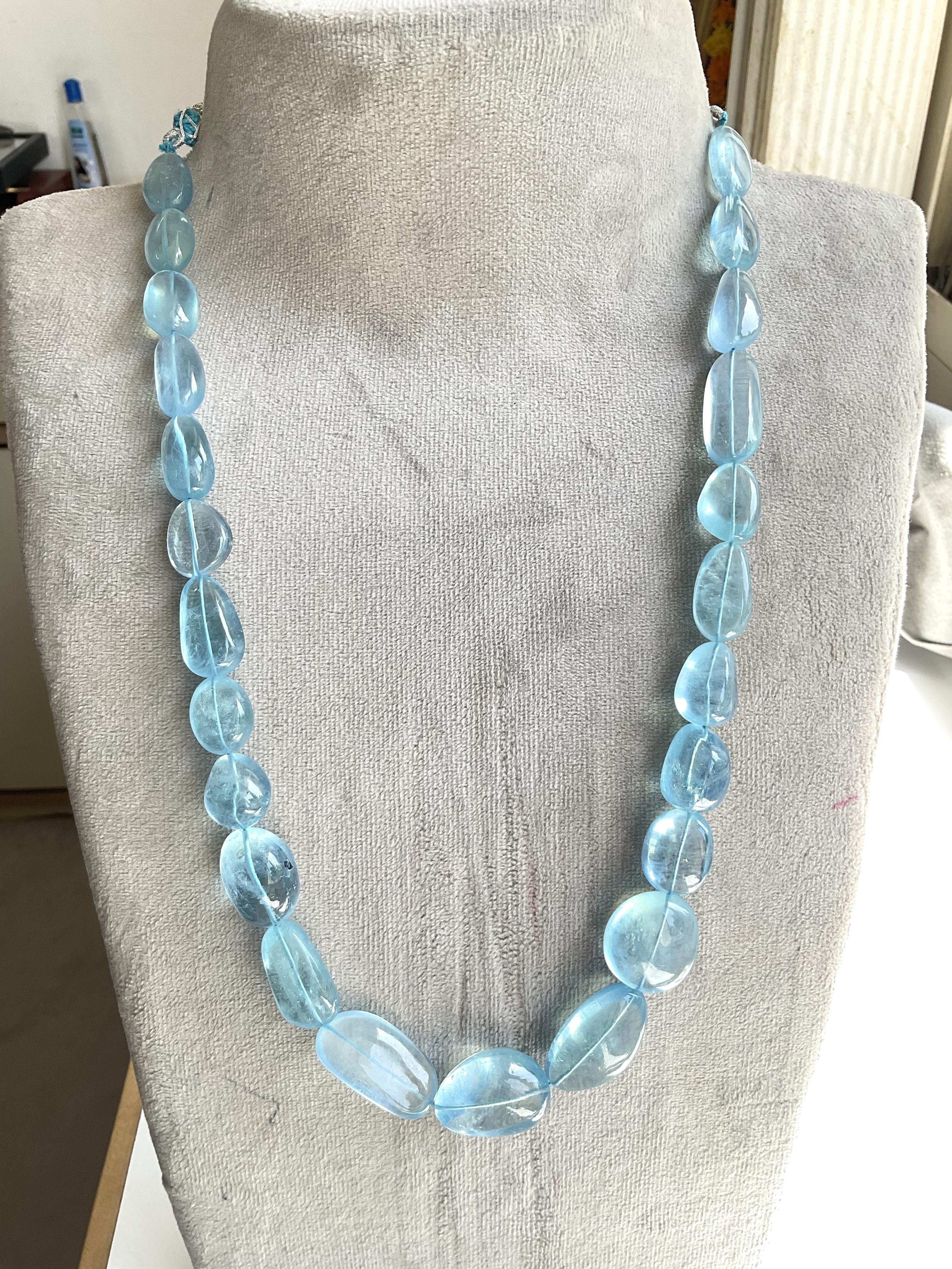 513,20 Karat Aquamarin Tumble Plain 3 Strang Halskette Top Qualität natürlichen Edelstein 
Edelstein - Aquamarin 
Gewicht - 513,20 Karat
Größe - 12x17 bis 29x17 mm
Menge - 1 Strang