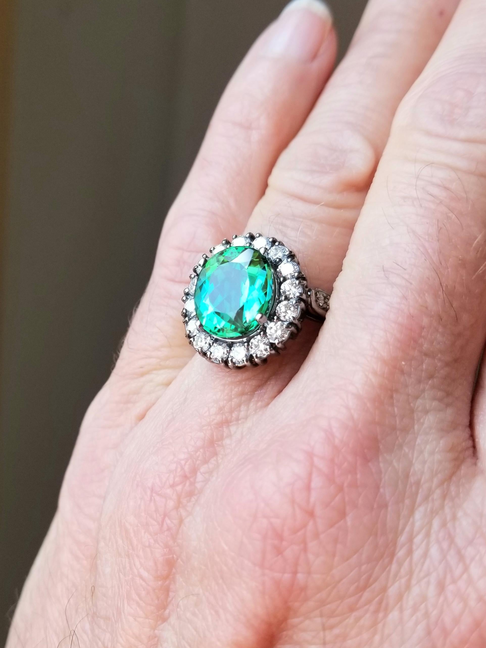 Schwarzgoldring mit 5,14 Karat natürlichem mintgrünem Turmalin und 1,70 Karat Diamant 6